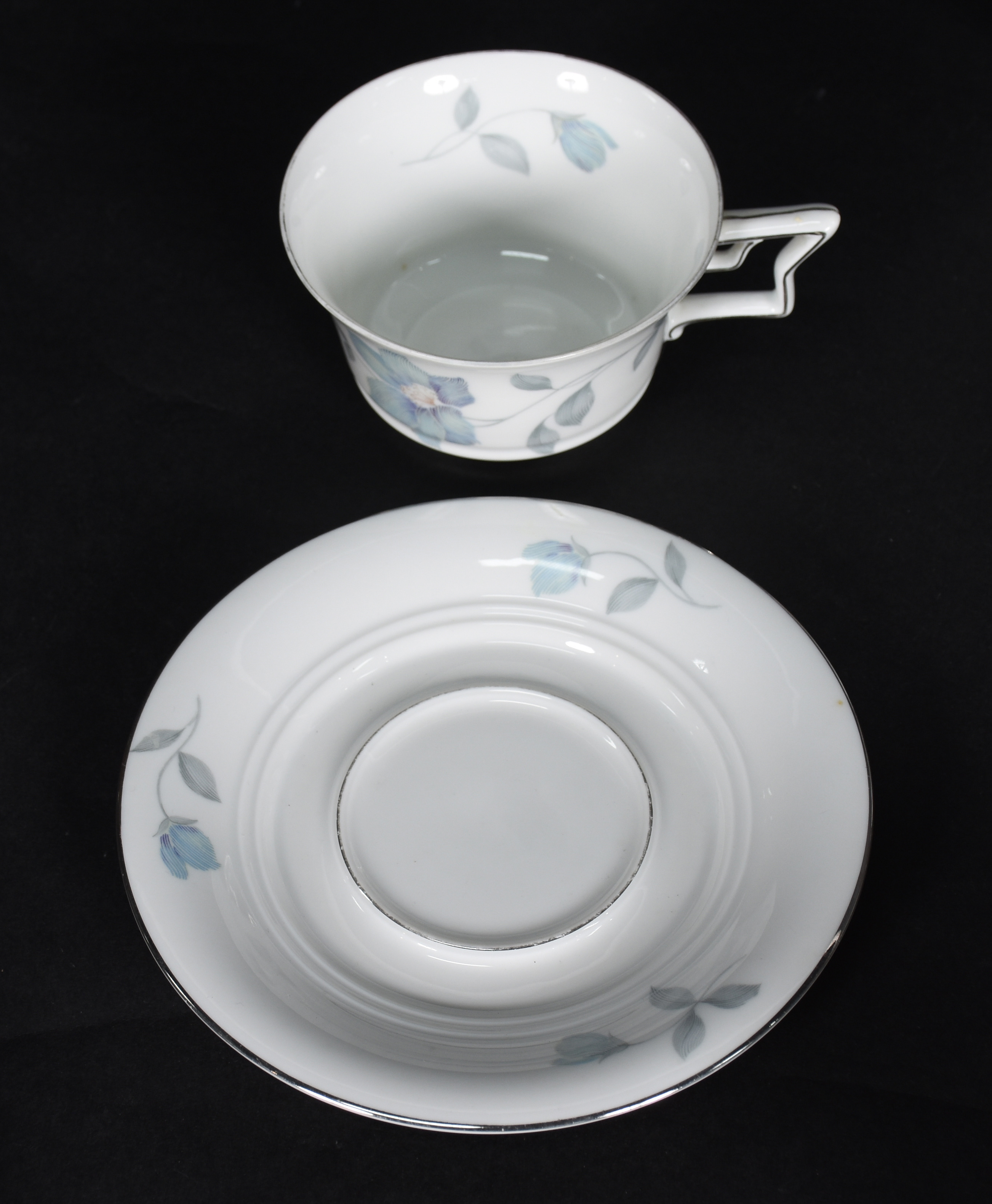 Aparelho de jantar e chá de porcelana Rosenthal, composto de 10... - foto 3 de 7