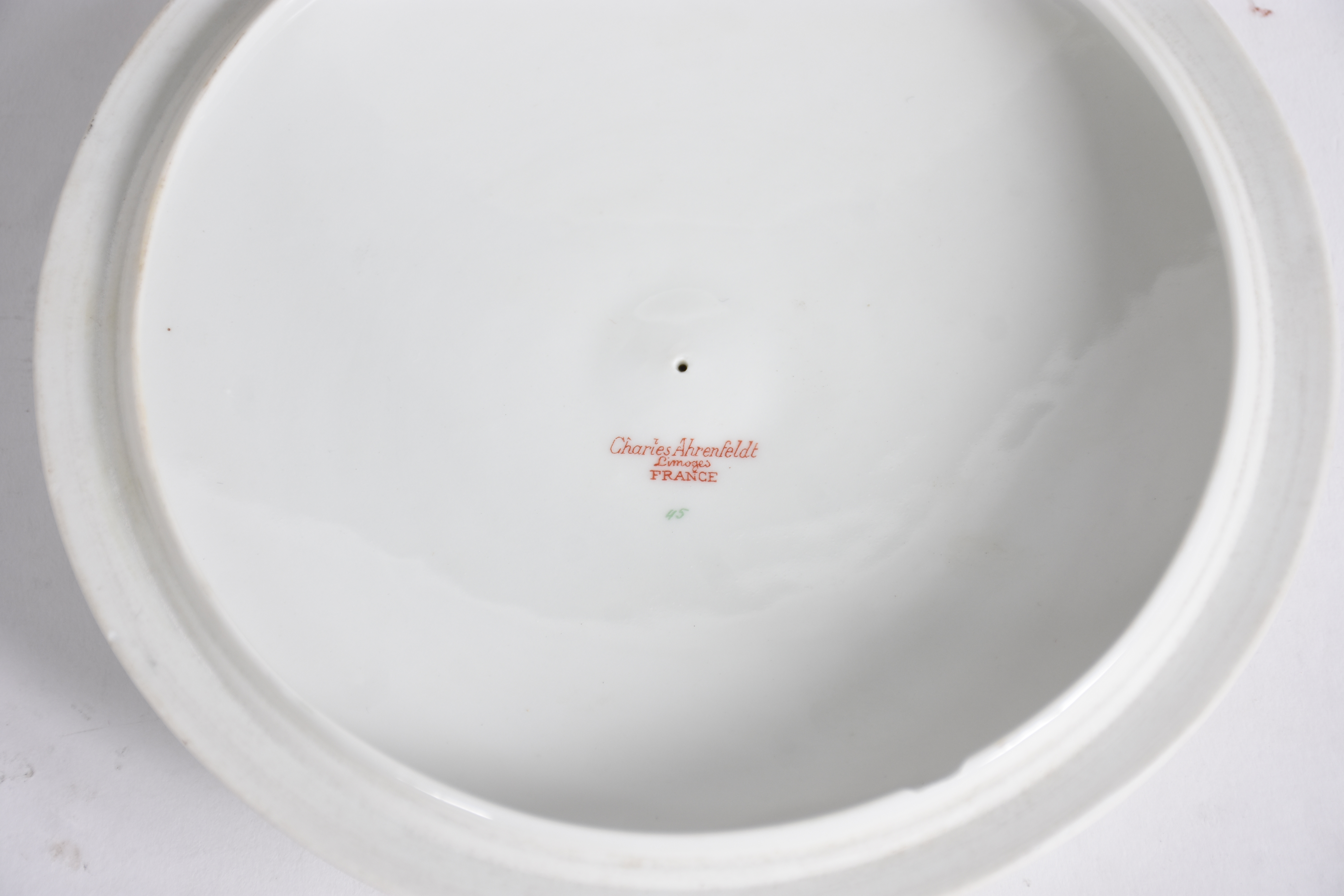 Diversas peças de porcelana, sendo uma sopeira e um bowl frances de... - foto 5 de 5