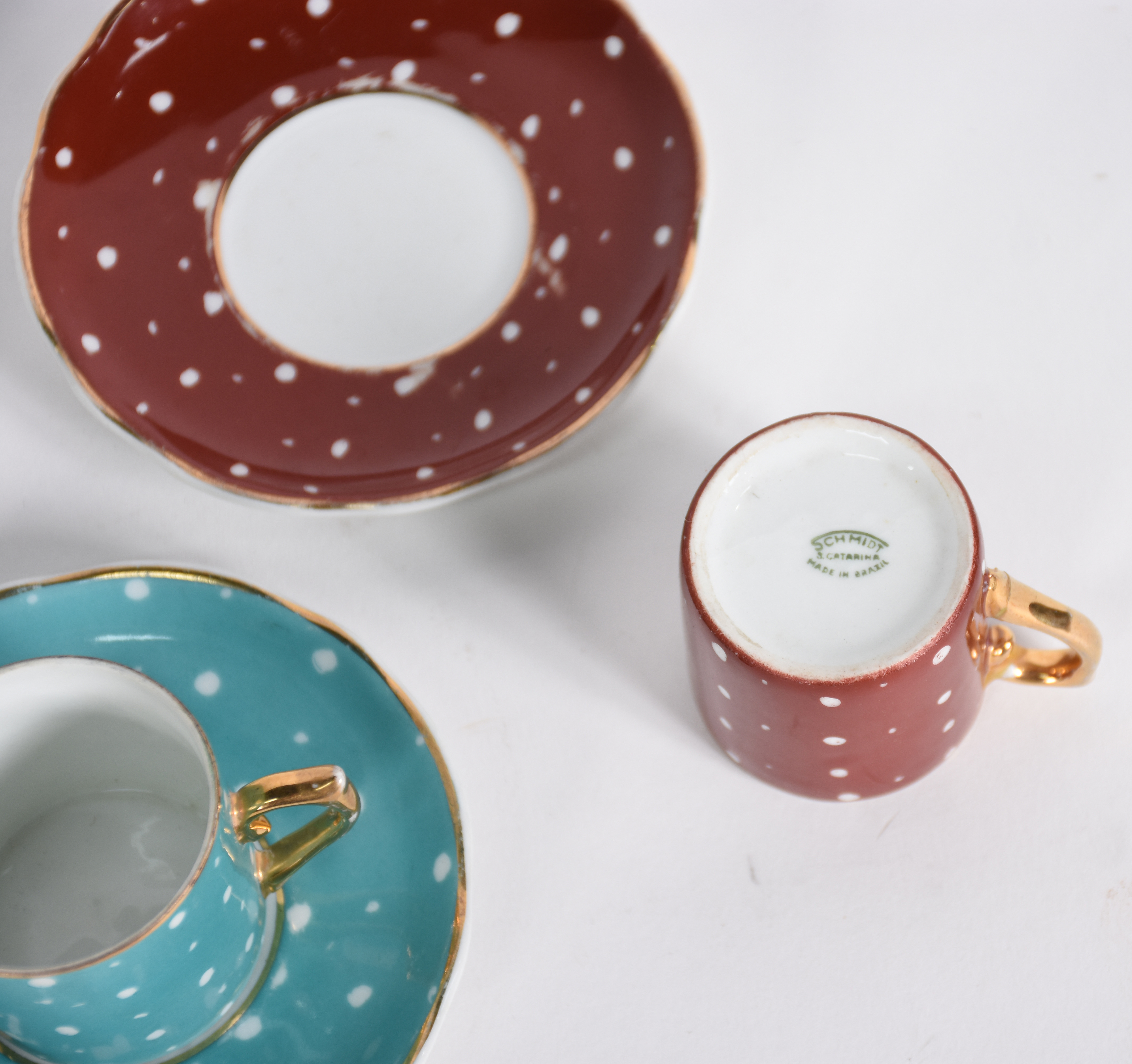 Conjunto com 7 xicaras com pires para café de porcelana nacional. - foto 4 de 5