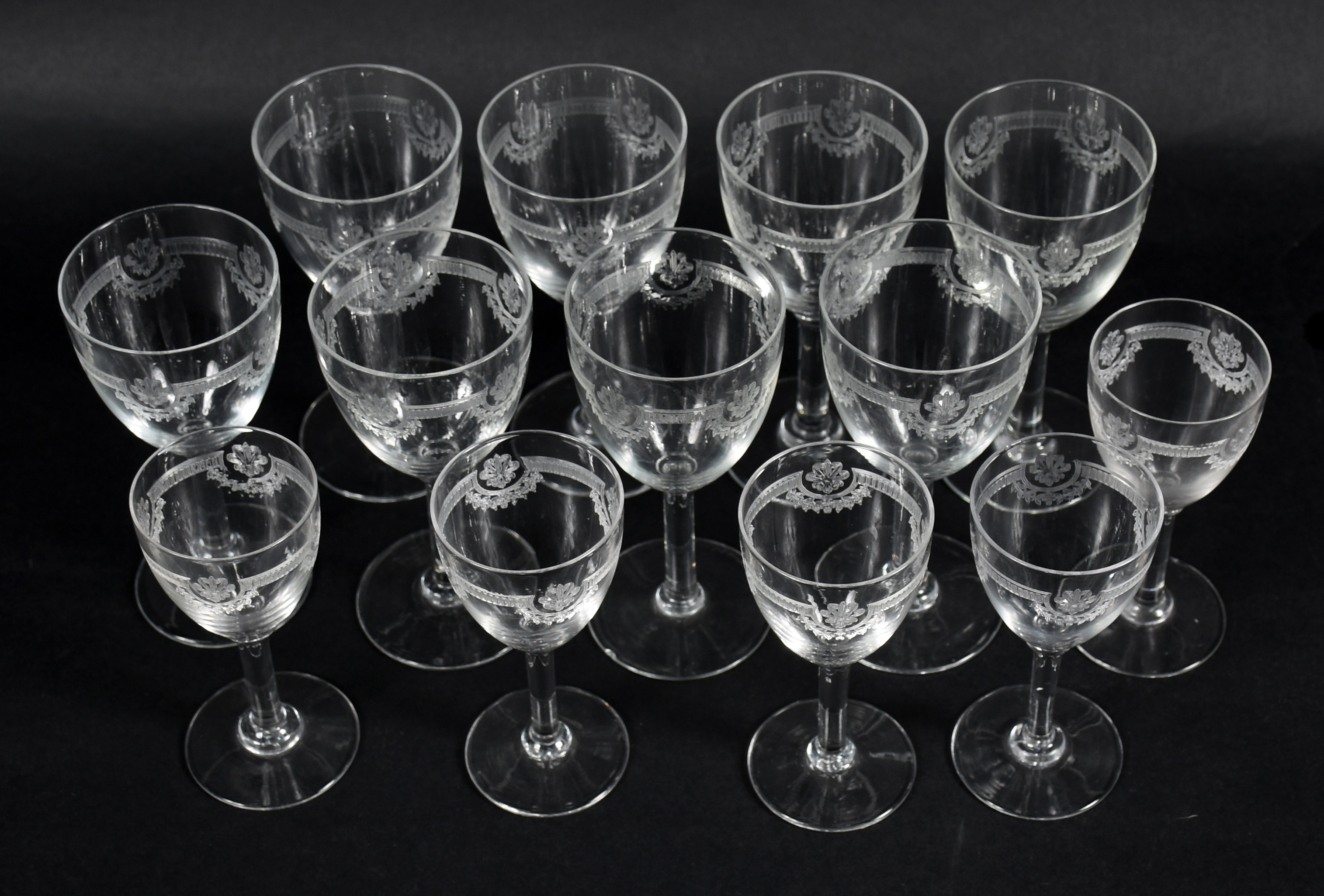 Parte de serviço de cristal Saint Louis, lavrados com guirlandas... - foto 2 de 4