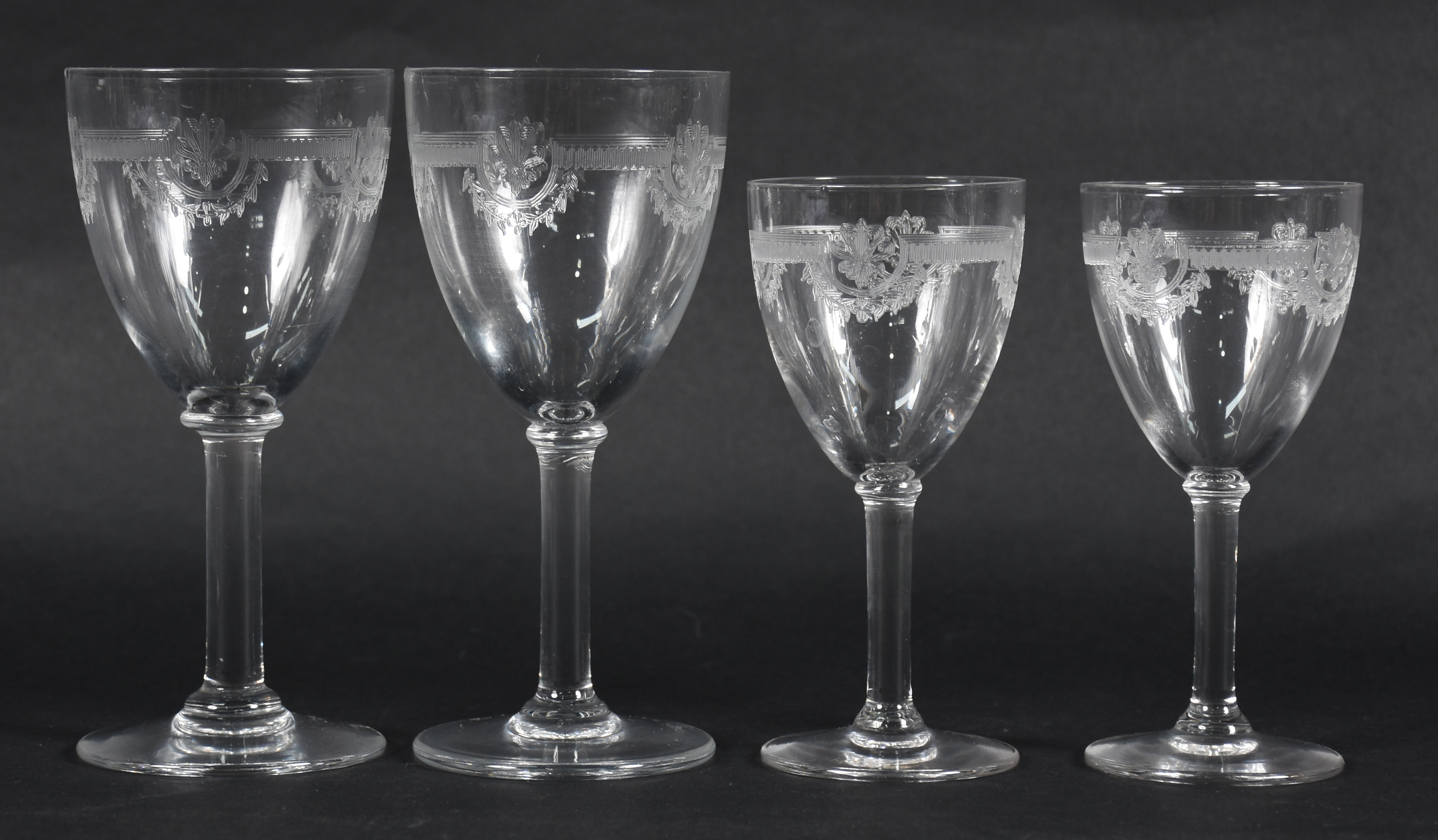 Parte de serviço de cristal Saint Louis, lavrados com guirlandas... - foto 4 de 4