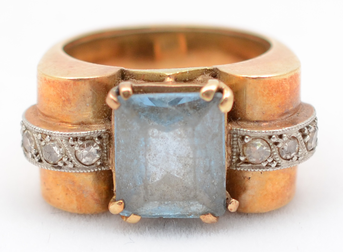 Anel em ouro 18 k, pedra azul e 6 brilhantes com 0.18 ct de... - foto 2 de 2
