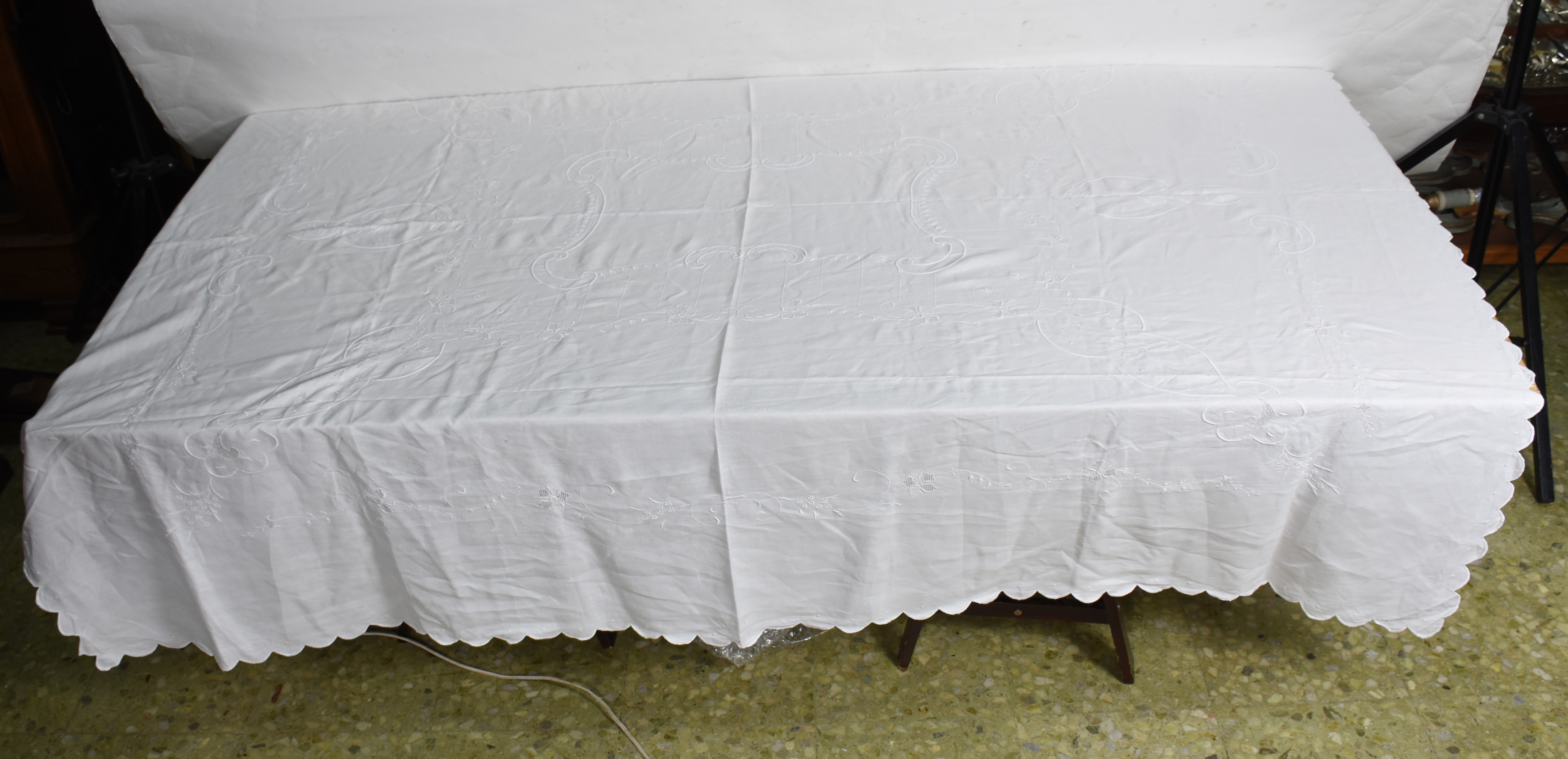 Duas toalhas de mesa de linho branco 210 x 220 cm ( C x L ) 285 x 160... - foto 2 de 7