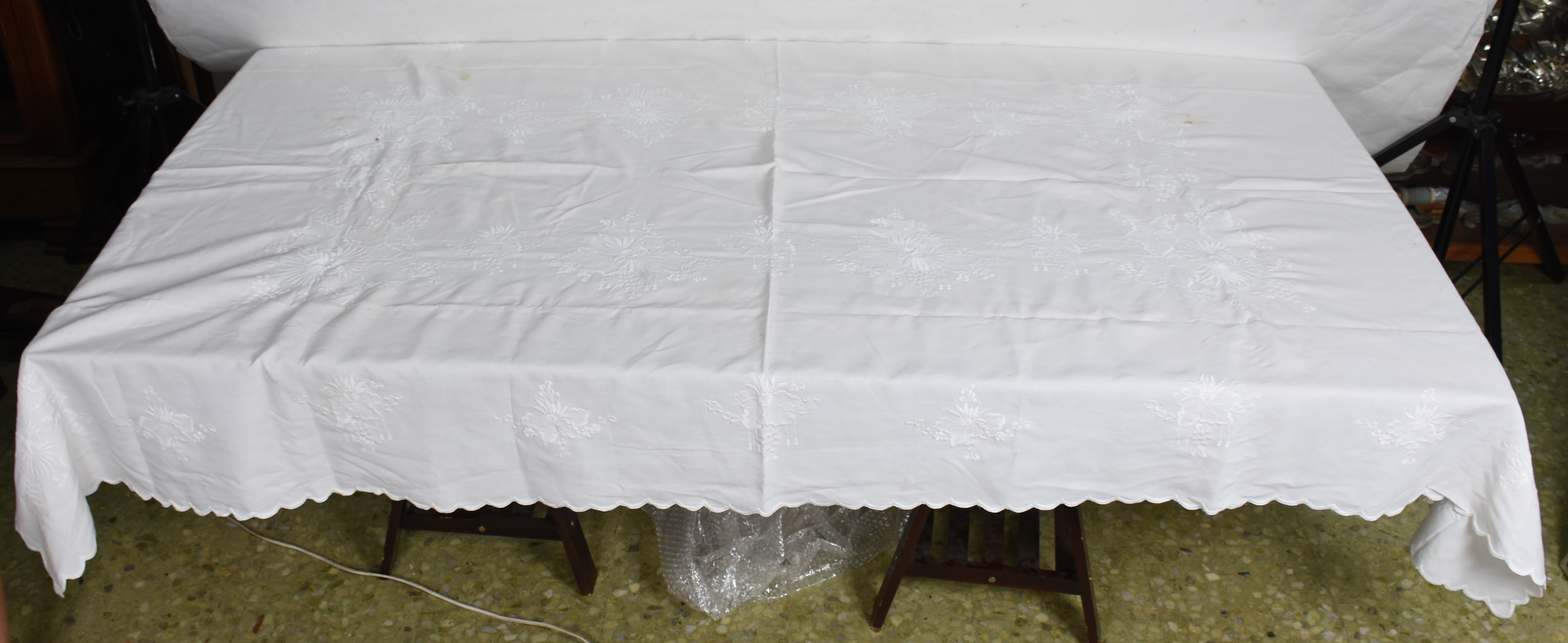 Duas toalhas de mesa de linho branco 210 x 220 cm ( C x L ) 285 x 160... - foto 3 de 7