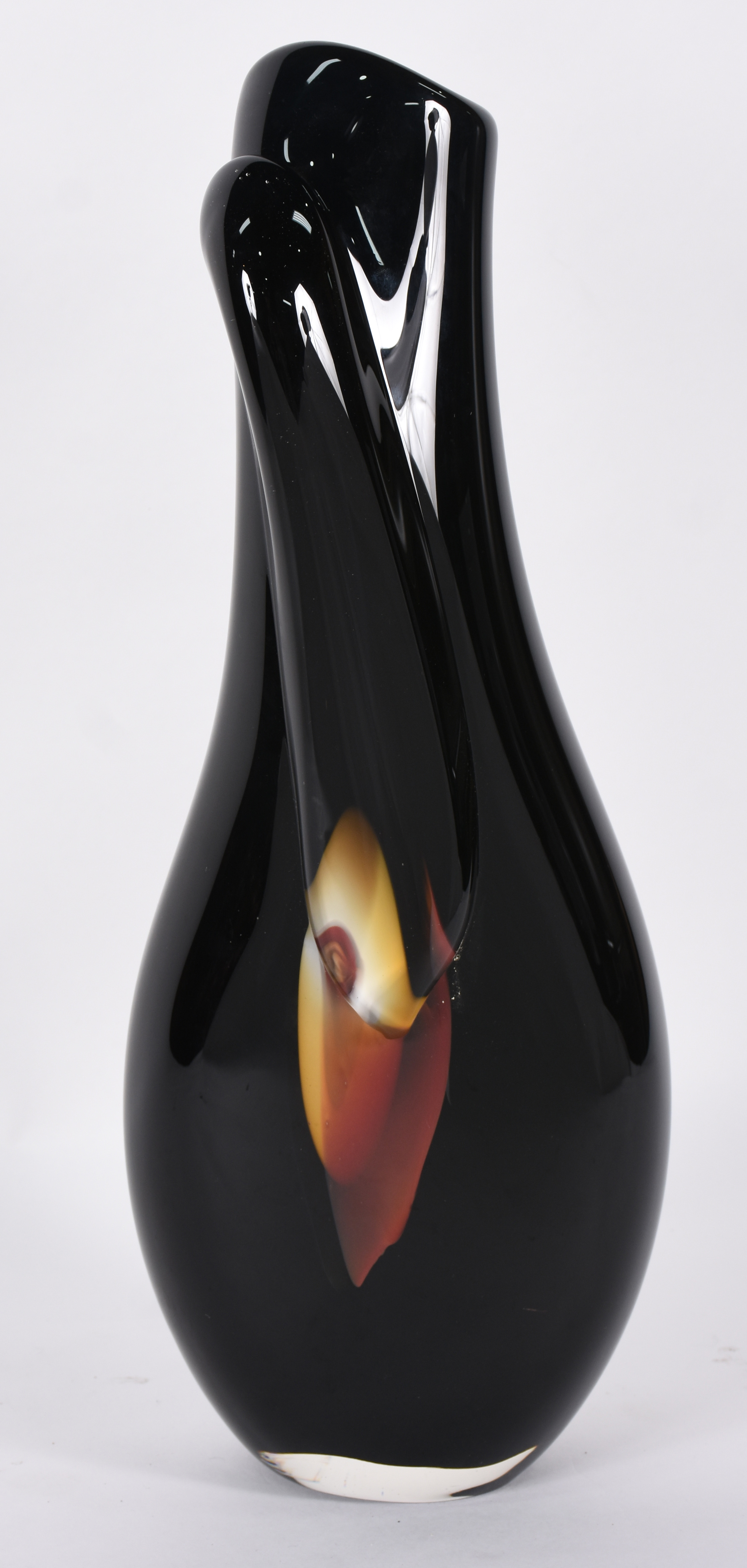 Vaso de murano MOLINARI na cor negra com mesclas coloridas, assinado. - foto 3 de 4