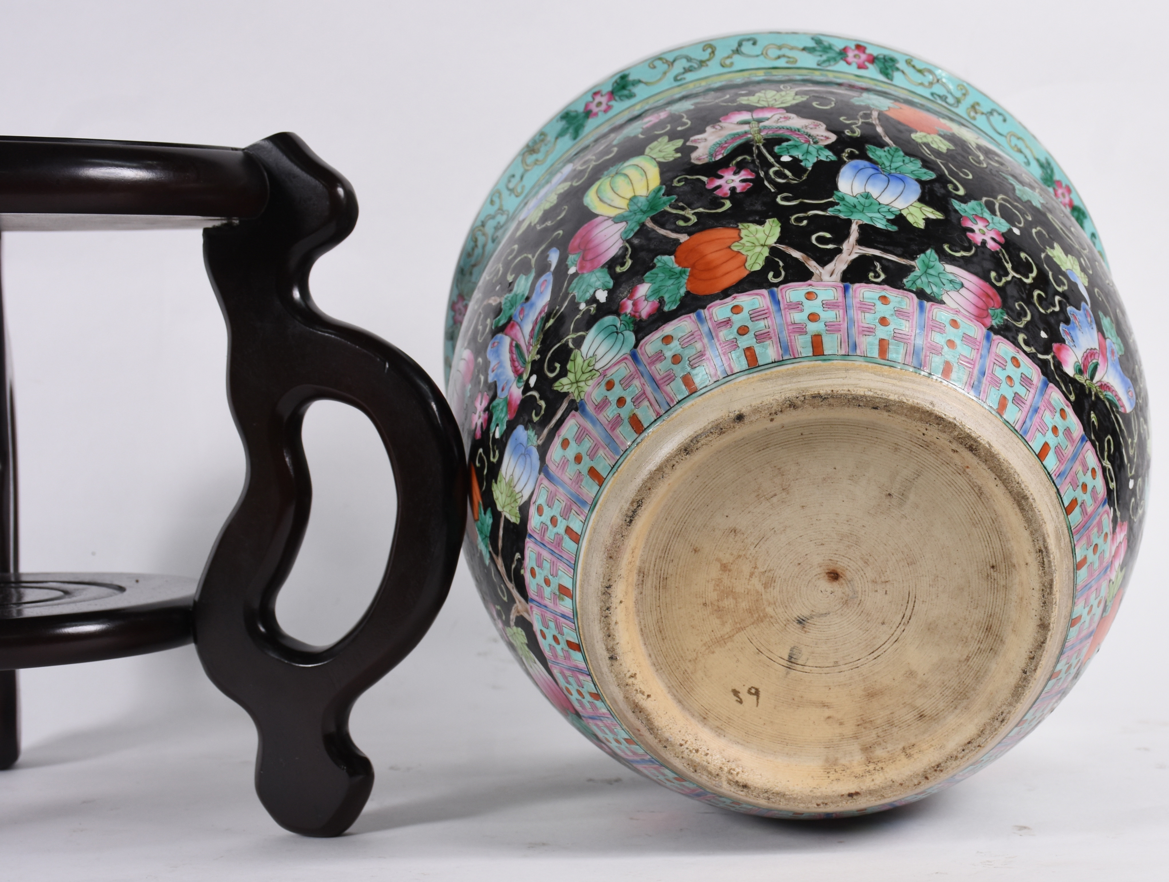 Cachepot de porcelana oriental com peanha de madeira. (Altura da... - foto 4 de 4