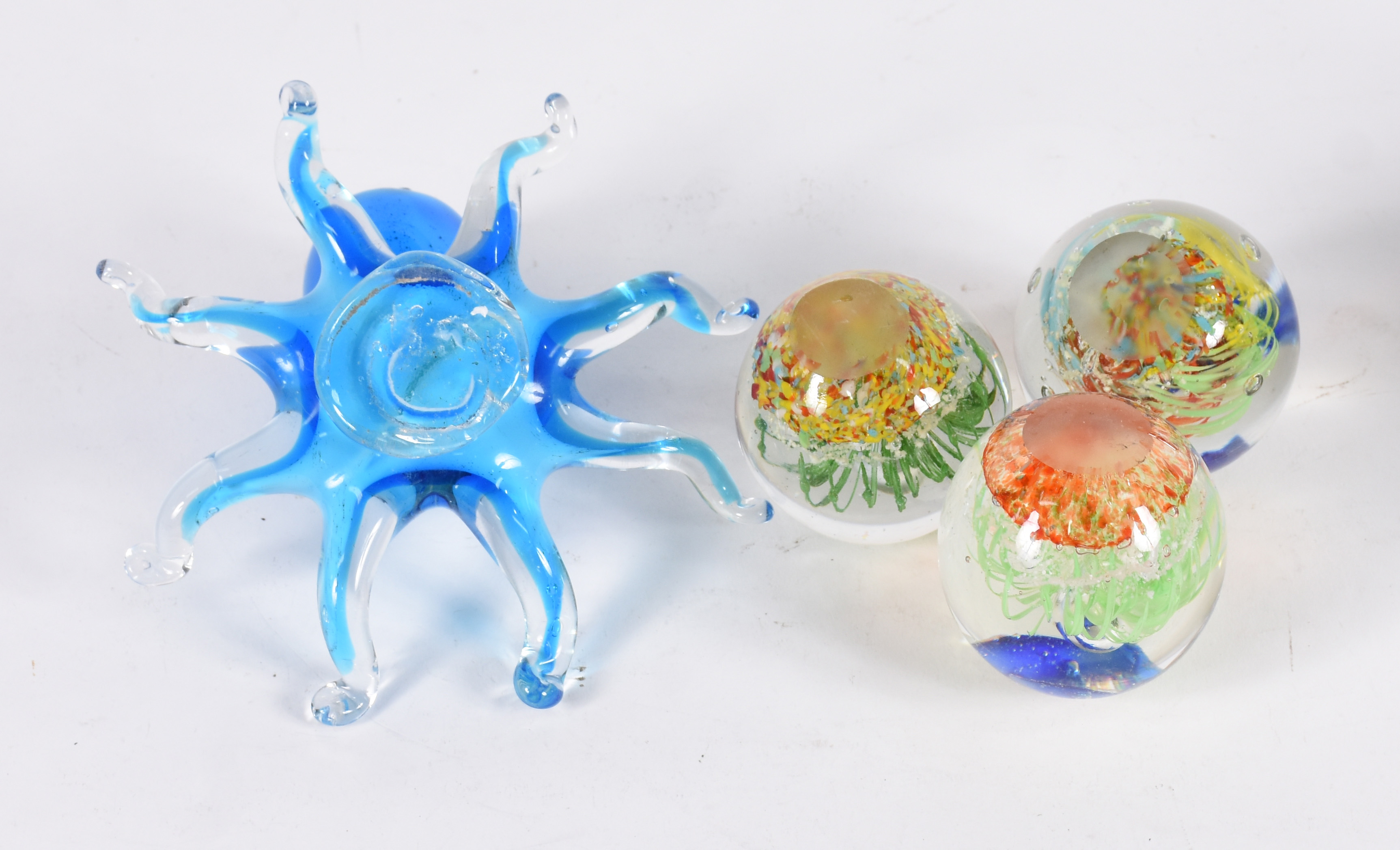 Diversas peças sendo, concha de murano, polvo de murano e 3 peços... - foto 6 de 6