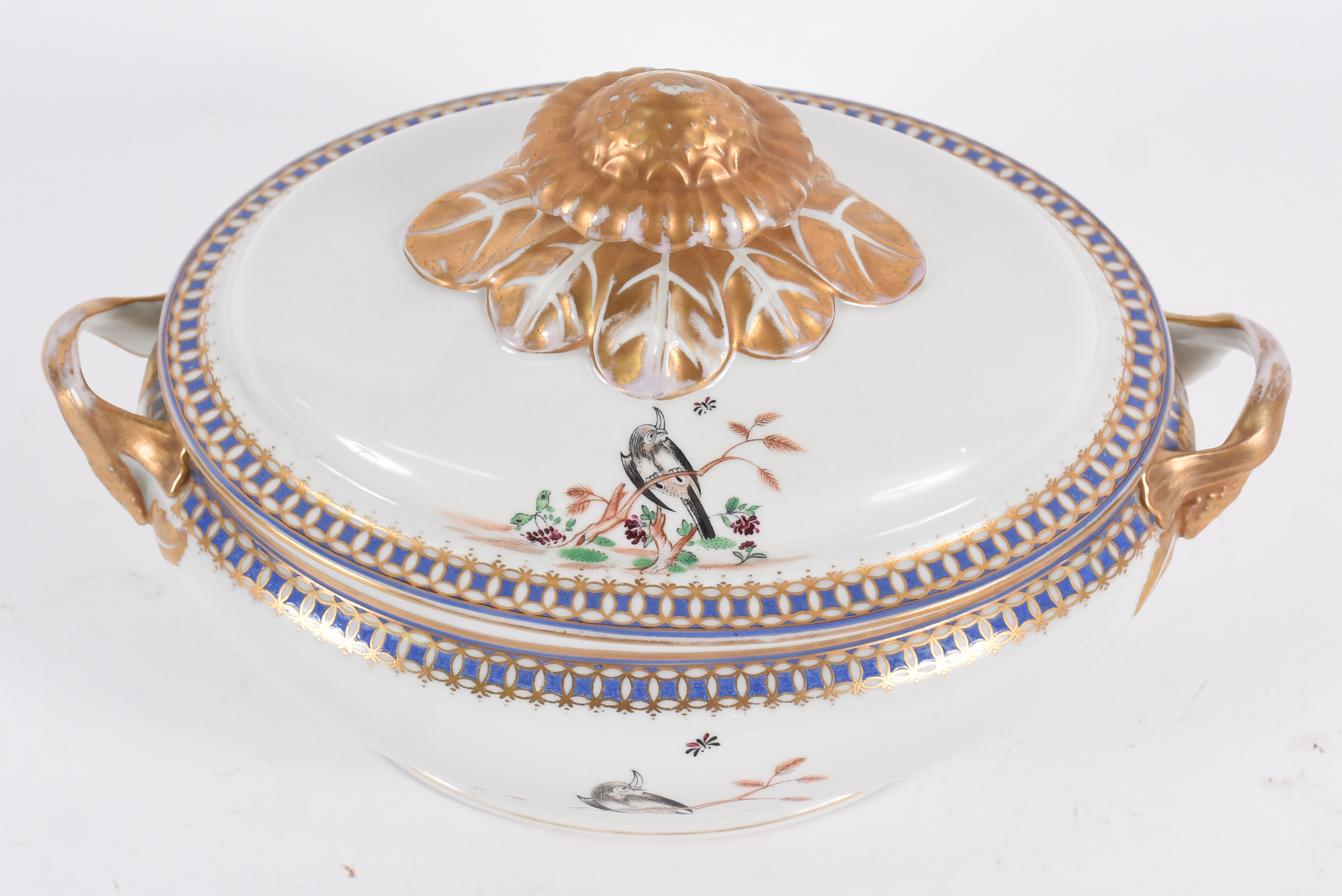 Sopeira de porcelana portuguesa Vista Alegre decorada com pássaros em... - foto 2 de 5