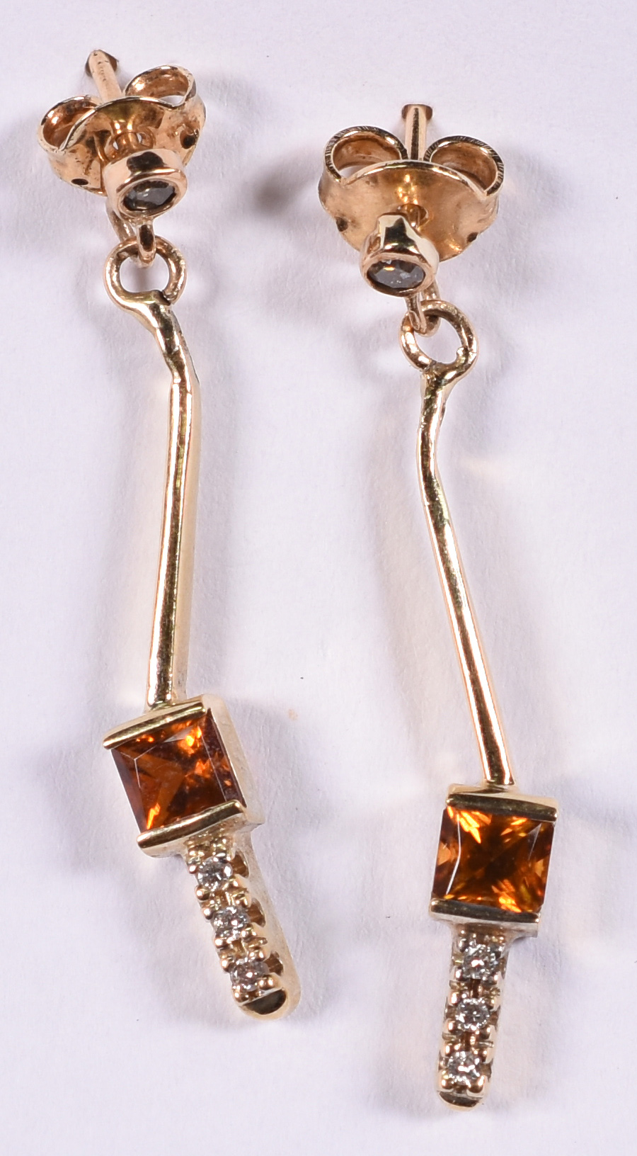Par de brincos de ouro 18 k e topazio amarelo com brilhantes. - foto 1 de 2