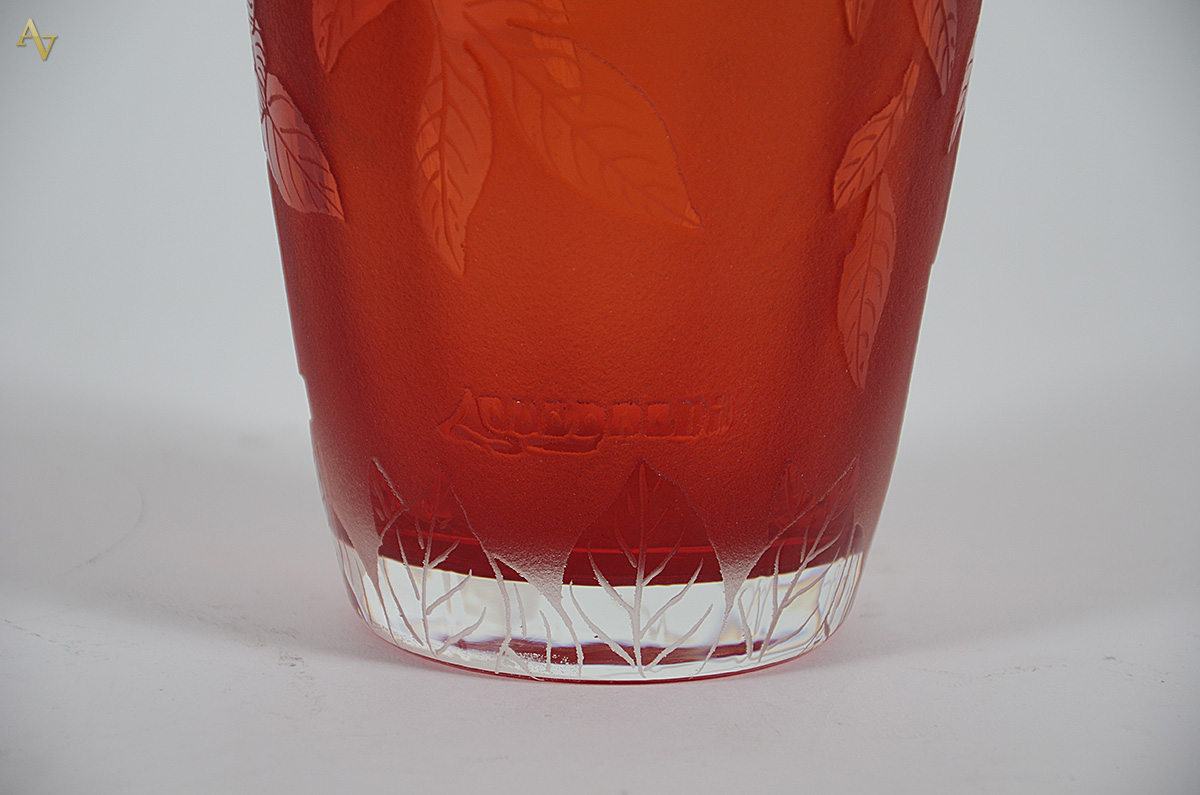 RAVAGNANI - Vaso de vidro vermelho, altura 32 cm. Diâmetro 13 cm. - foto 2 de 2