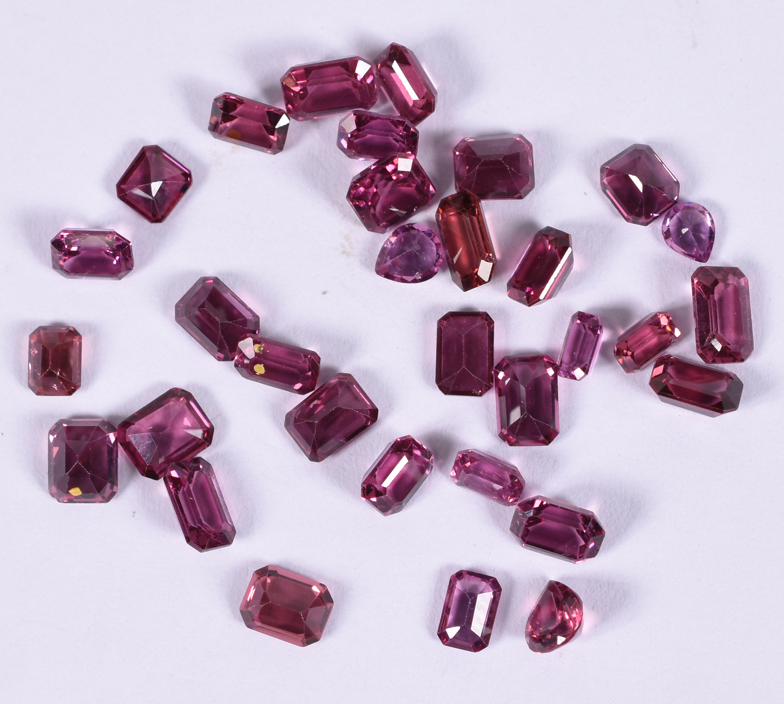 Lote com pequenas pedras rodolitas. 30,5 cts. - foto 2 de 2