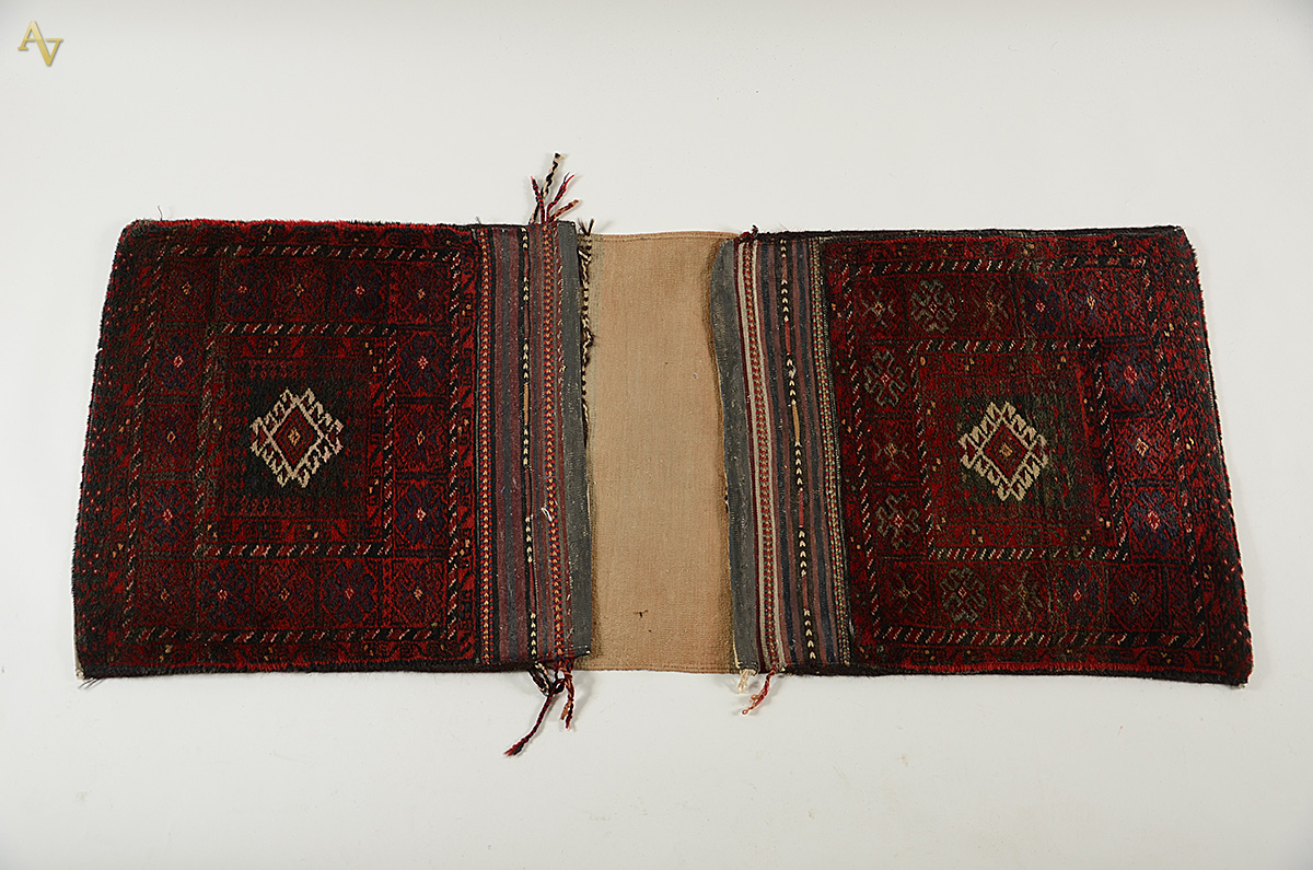 Tapete Afghan - sela de camelo. Medidas 1,47 x 0,67 m.