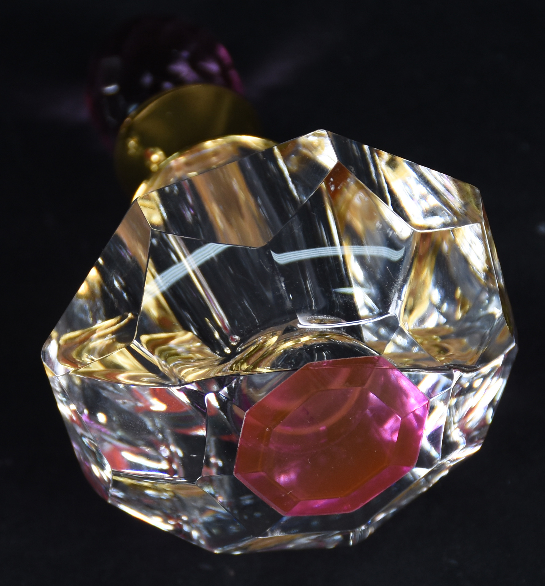Três pequenos perfumeiros de cristal ao gosto swarowski. - foto 4 de 5