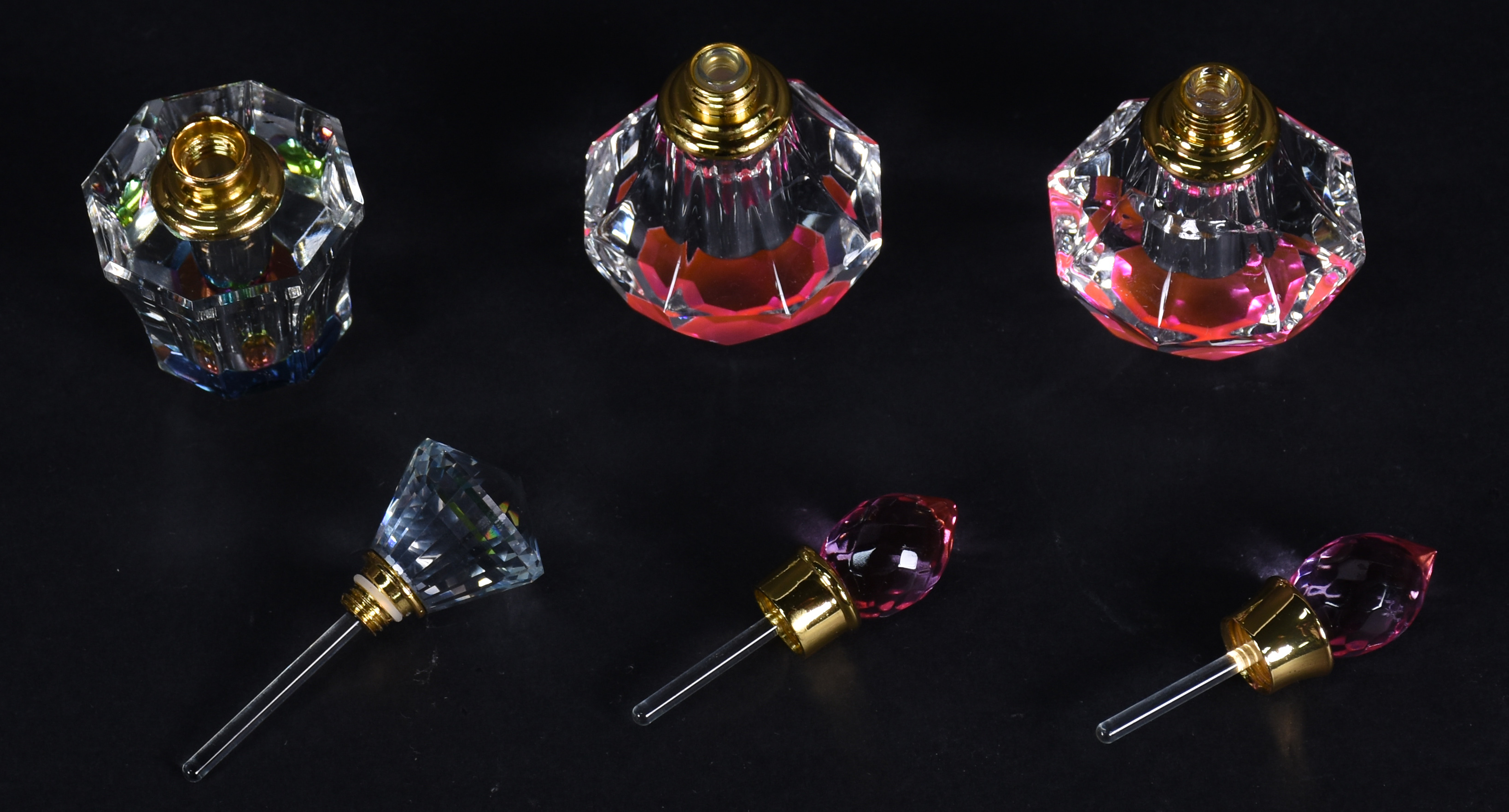 Três pequenos perfumeiros de cristal ao gosto swarowski. - foto 5 de 5