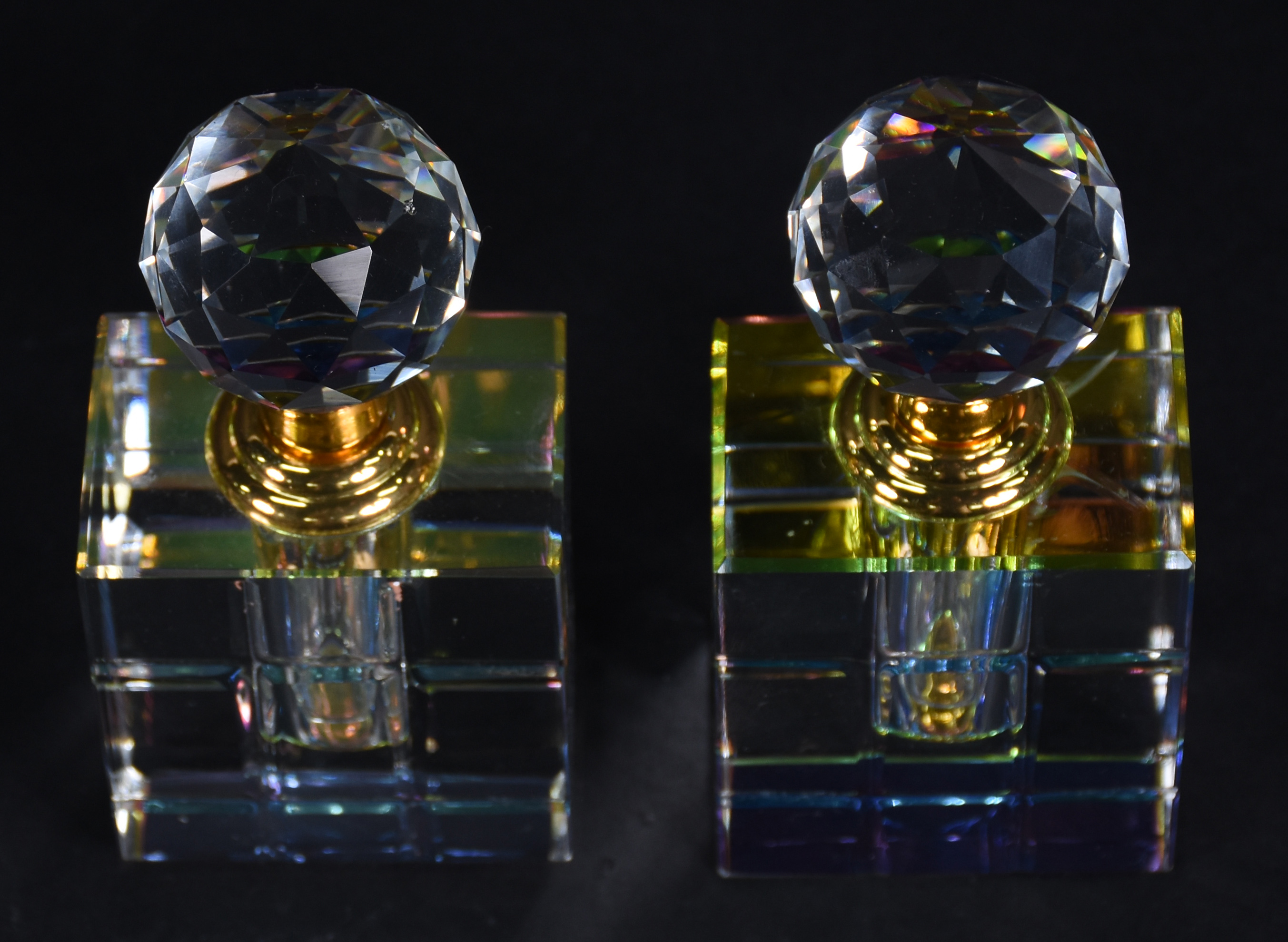 Dois perfumeiros quadrados de cristal ao gosto swarowski. - foto 3 de 5