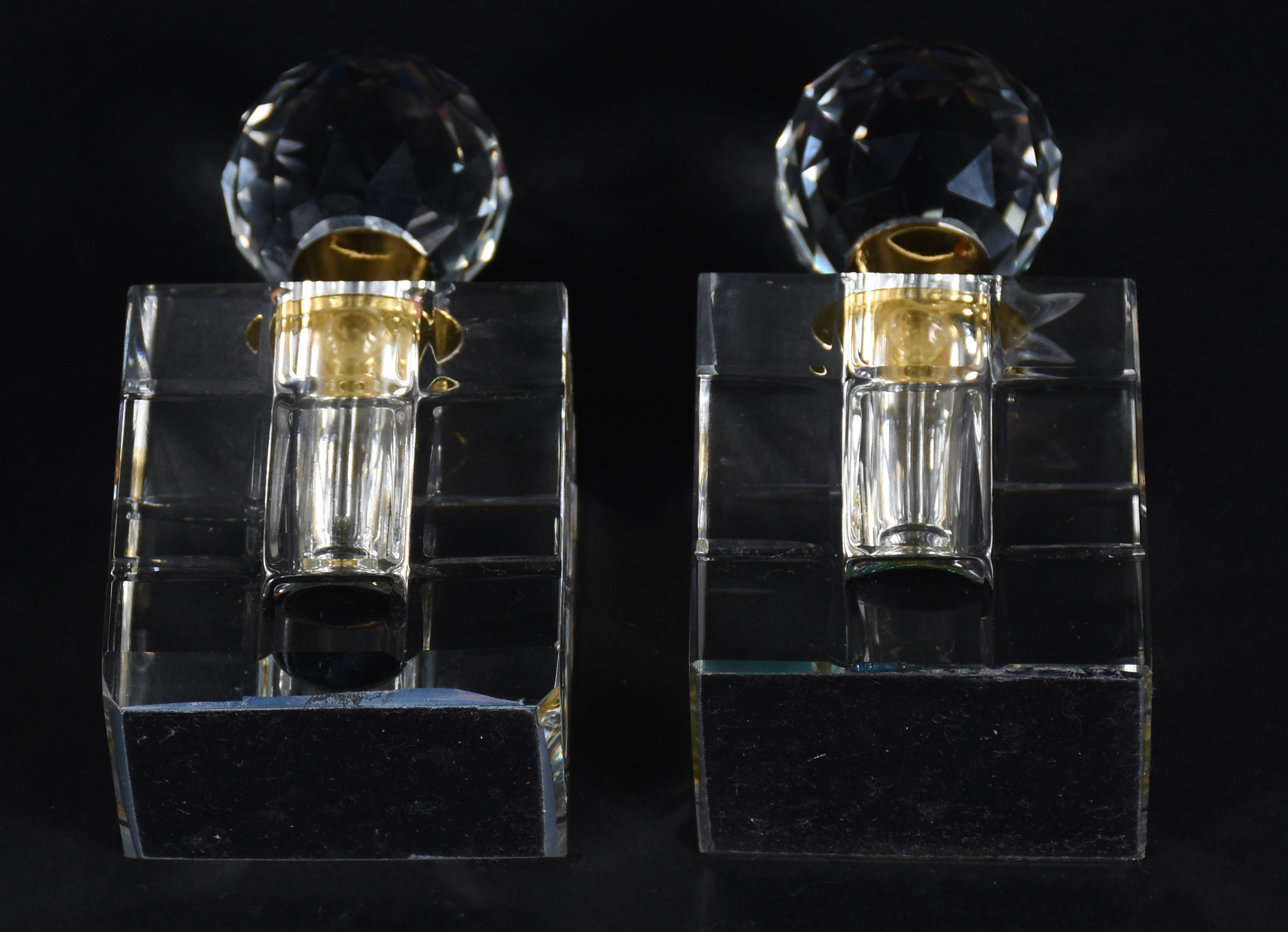 Dois perfumeiros quadrados de cristal ao gosto swarowski. - foto 4 de 5