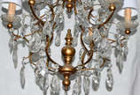 Lustre para 6 luzes, estilo Versailles, estrutu... - Lustre para 6 luzes, estilo Versailles, estrutura de metal dourado com pingentes e placas de cristal lapidado.