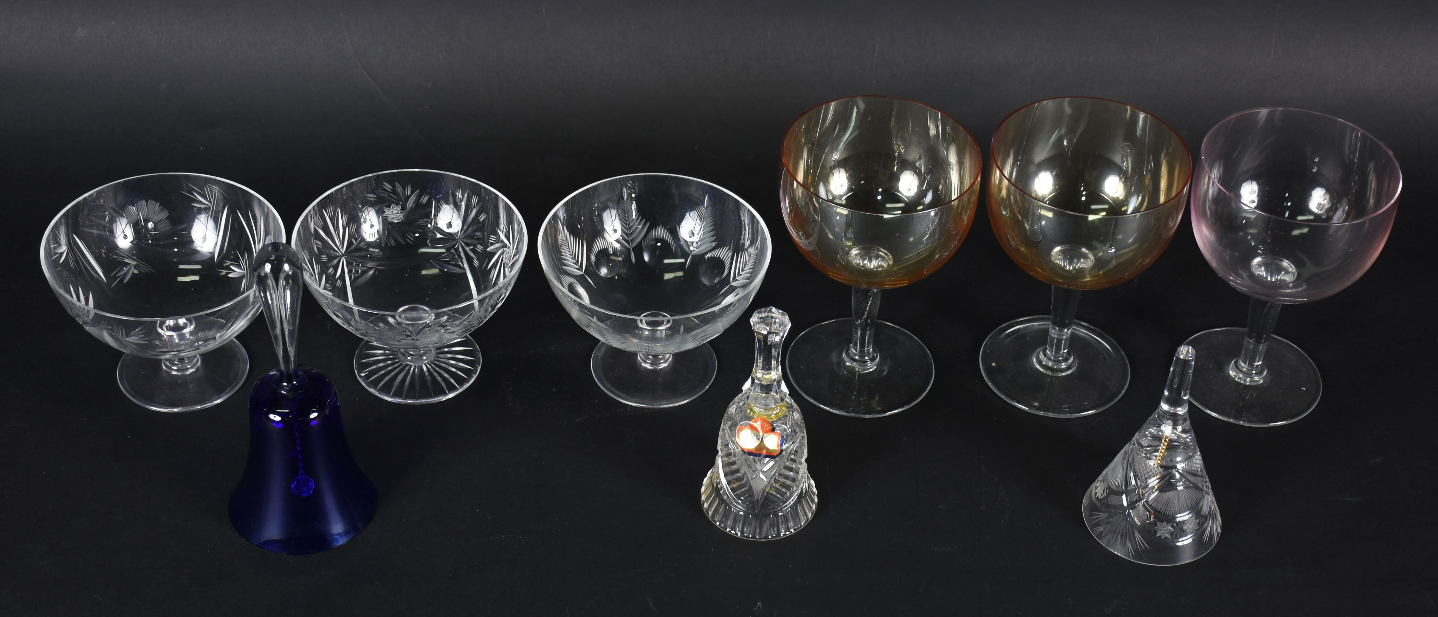 Nove peças sendo: 3 bowls de cristal amarelo , 3 bowls de cristal e 3... - foto 3 de 7
