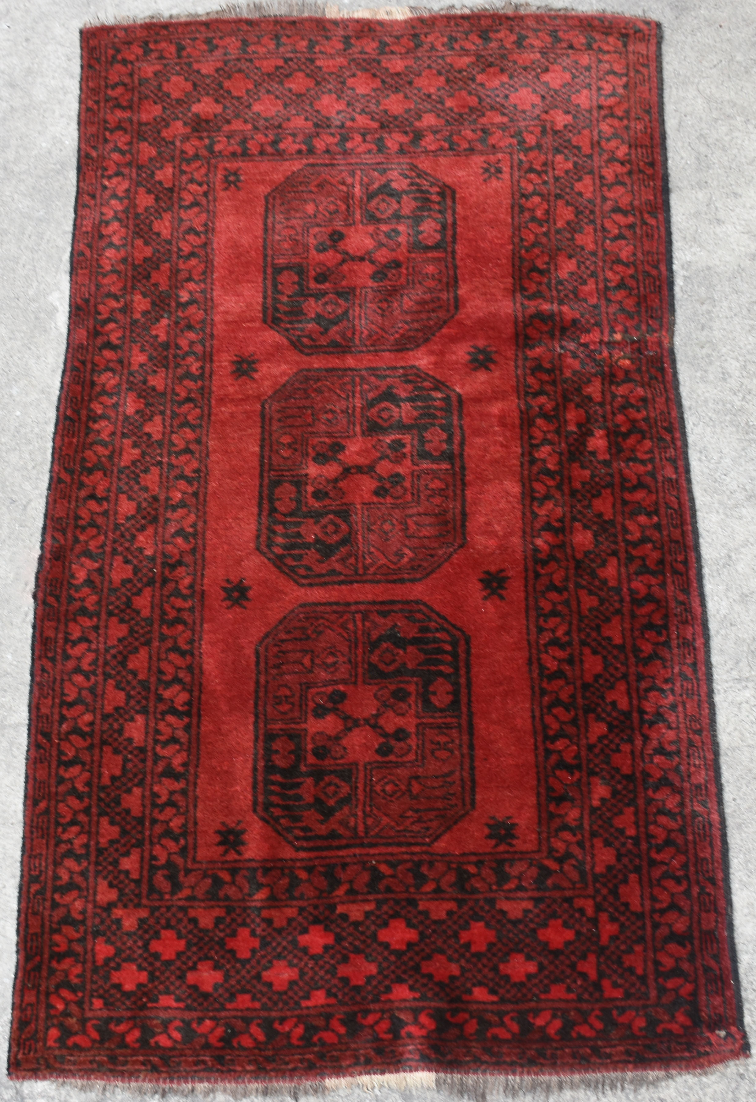 Tapete afghan. (Com um pequeno restauro). - foto 1 de 3