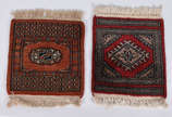 Tapete Pakistan (1101),  - Dois pequenos tapetes pakistan para cima de móvel.
