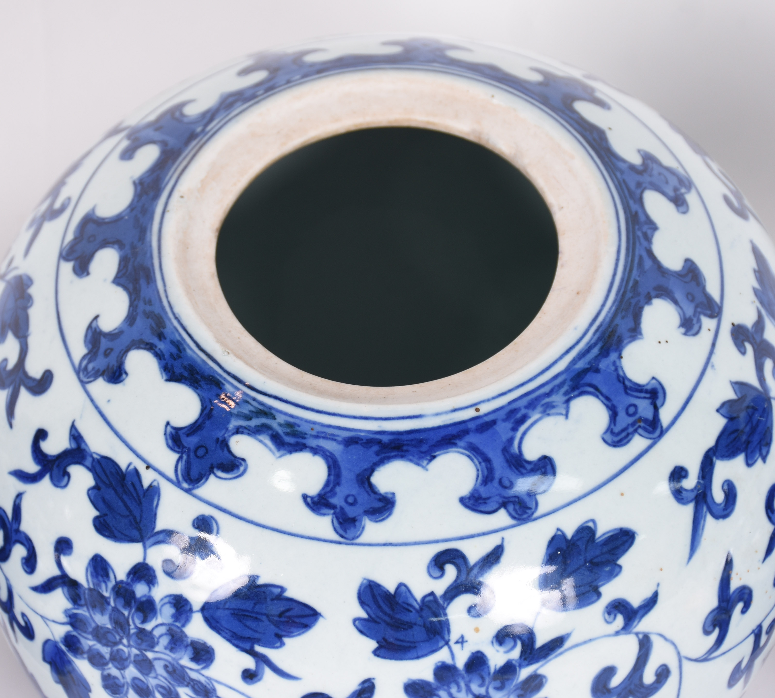 Três potiches de porcelana oriental azul e branco - foto 4 de 6