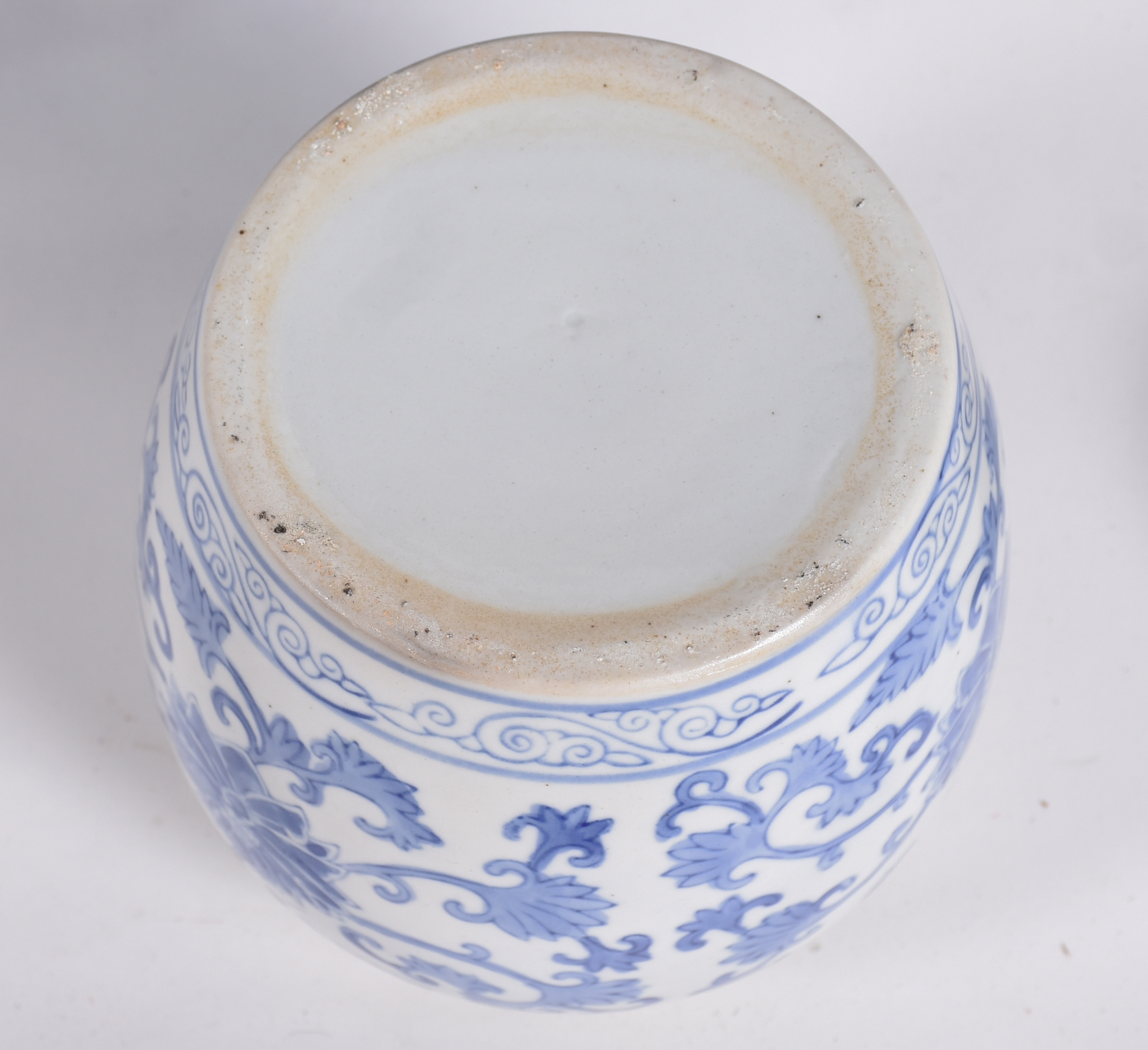 Três potiches de porcelana oriental azul e branca, um com furo para... - foto 4 de 5