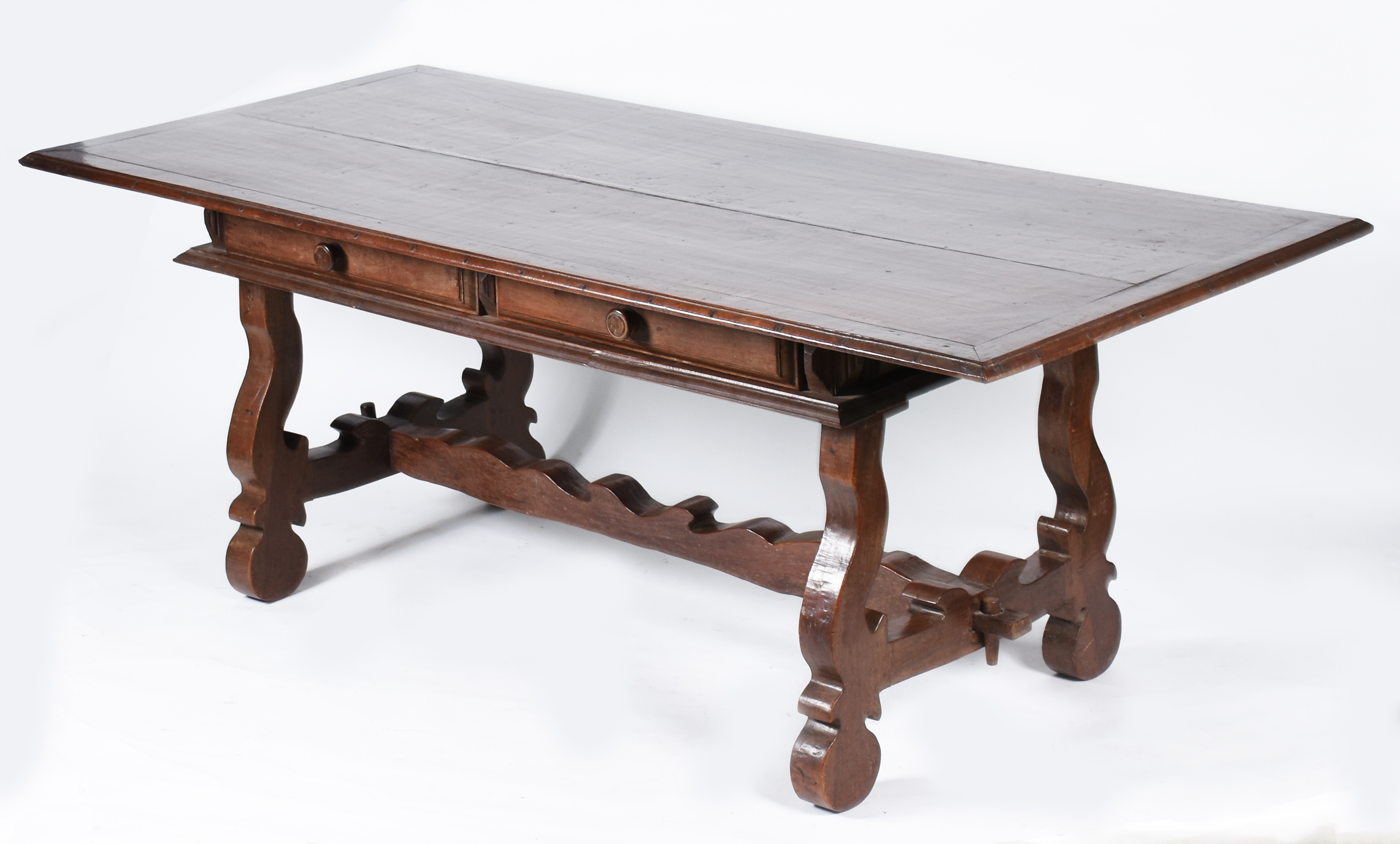Mesa de madeira nobre estilo colonial, tampo retangular com duas... - foto 1 de 6