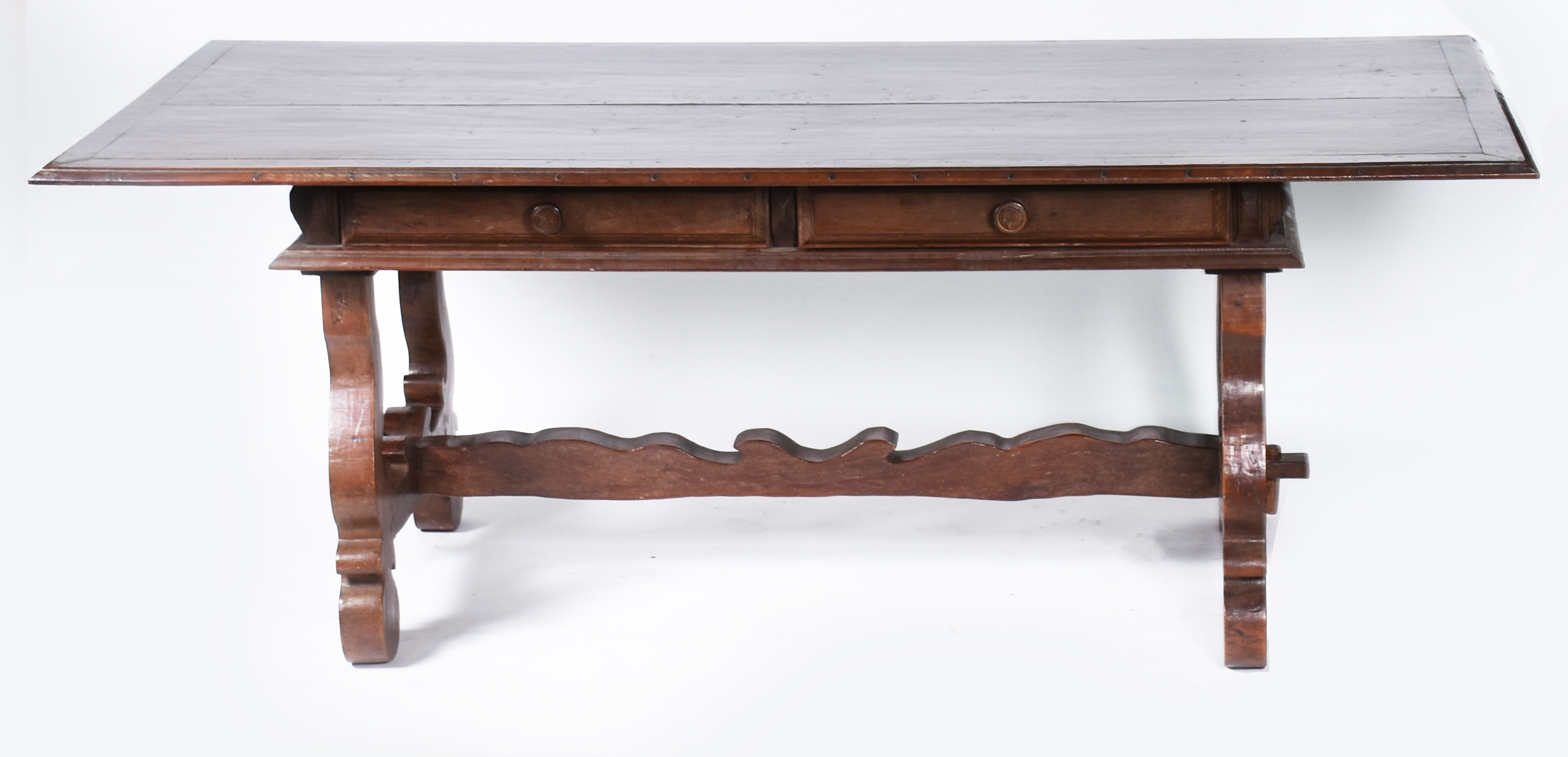 Mesa de madeira nobre estilo colonial, tampo retangular com duas... - foto 2 de 6