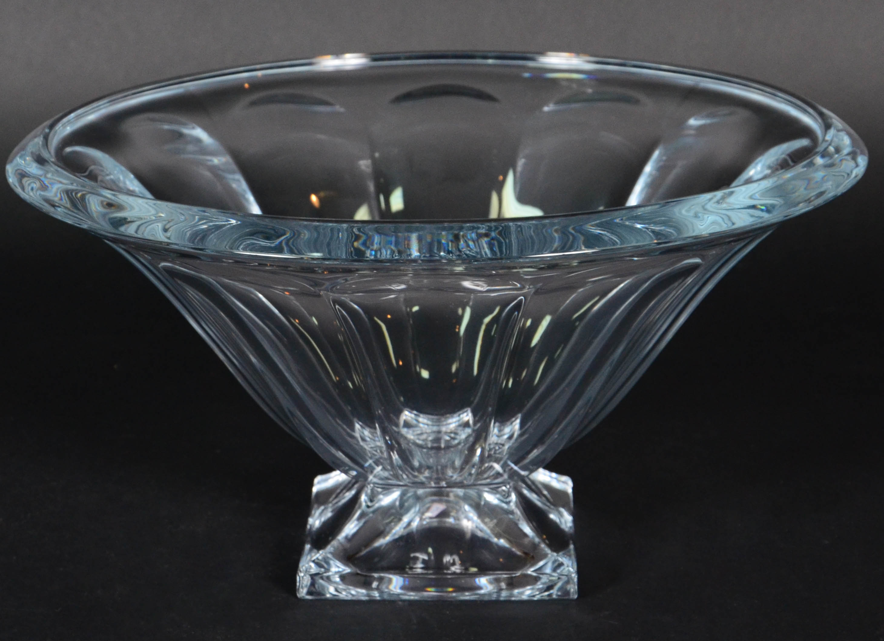 Grande fruteira de cristal facetado. - foto 1 de 3