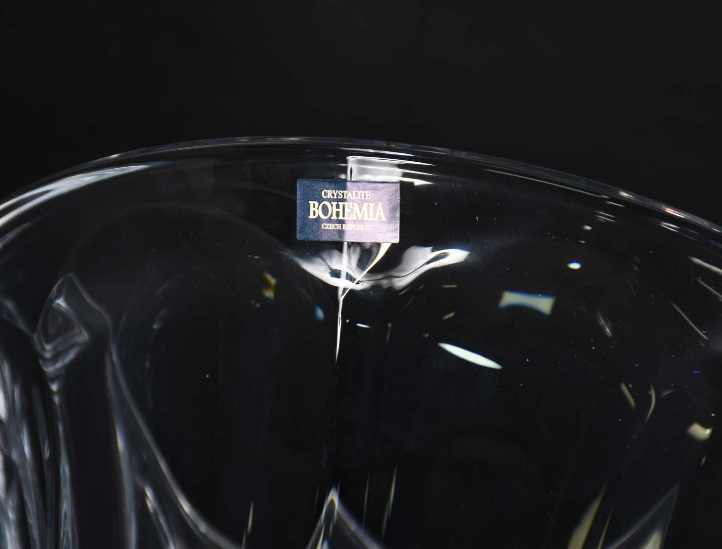 Vaso de cristal em bloco facetado. - foto 4 de 4