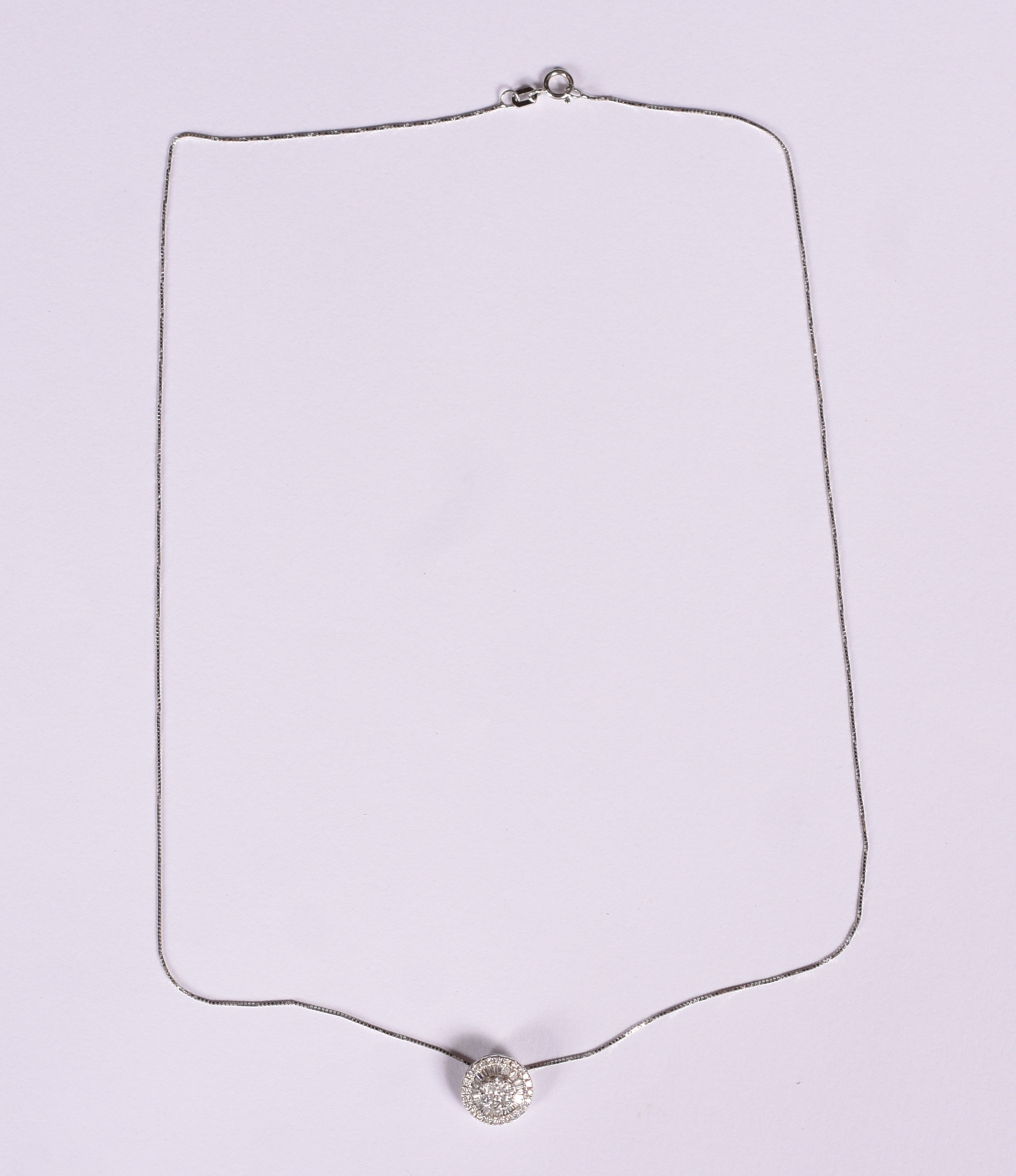 Colar de ouro branco 18 k com brilhantes minúsculos. (Por questão de... - foto 2 de 4