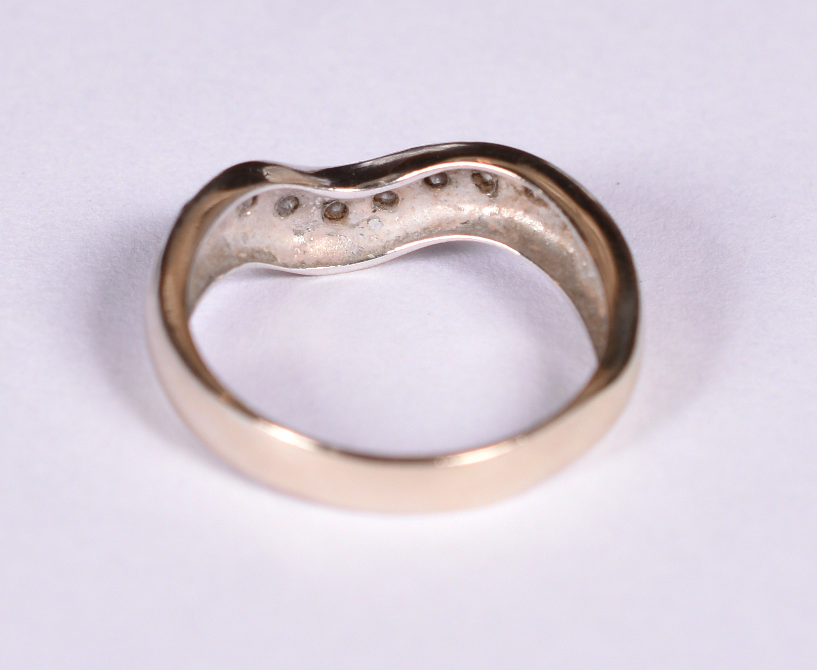 Anel de ouro branco 18 k com 10 brilhantes. Aro 15. (Por questão de... - foto 4 de 4