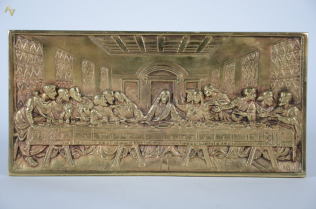 Ceia de bronze. Assinada. Medidas 39,5 x 19,5 cm. - foto 1 de 2