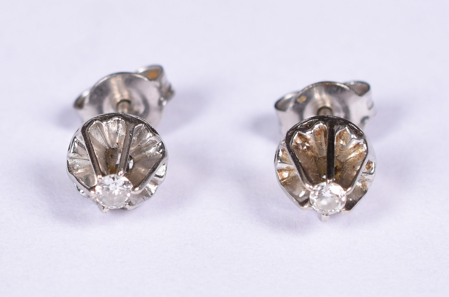 Par de brincos de ouro branco 18 k, 2 brilhante de 0,8 ct cada. (Por... - foto 1 de 3