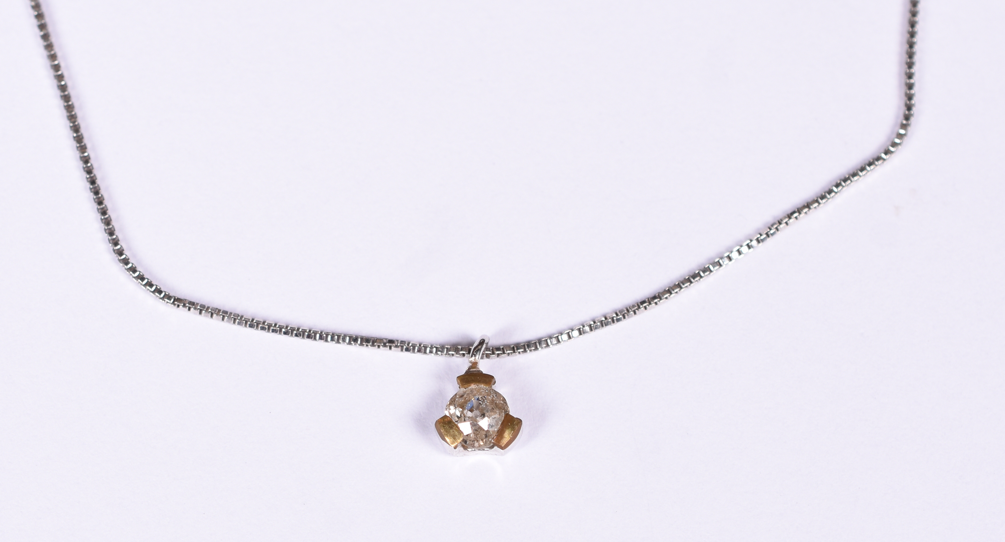Gargantilha de ouro branco 18 k "ponto de luz", com um brilhante... - foto 1 de 4