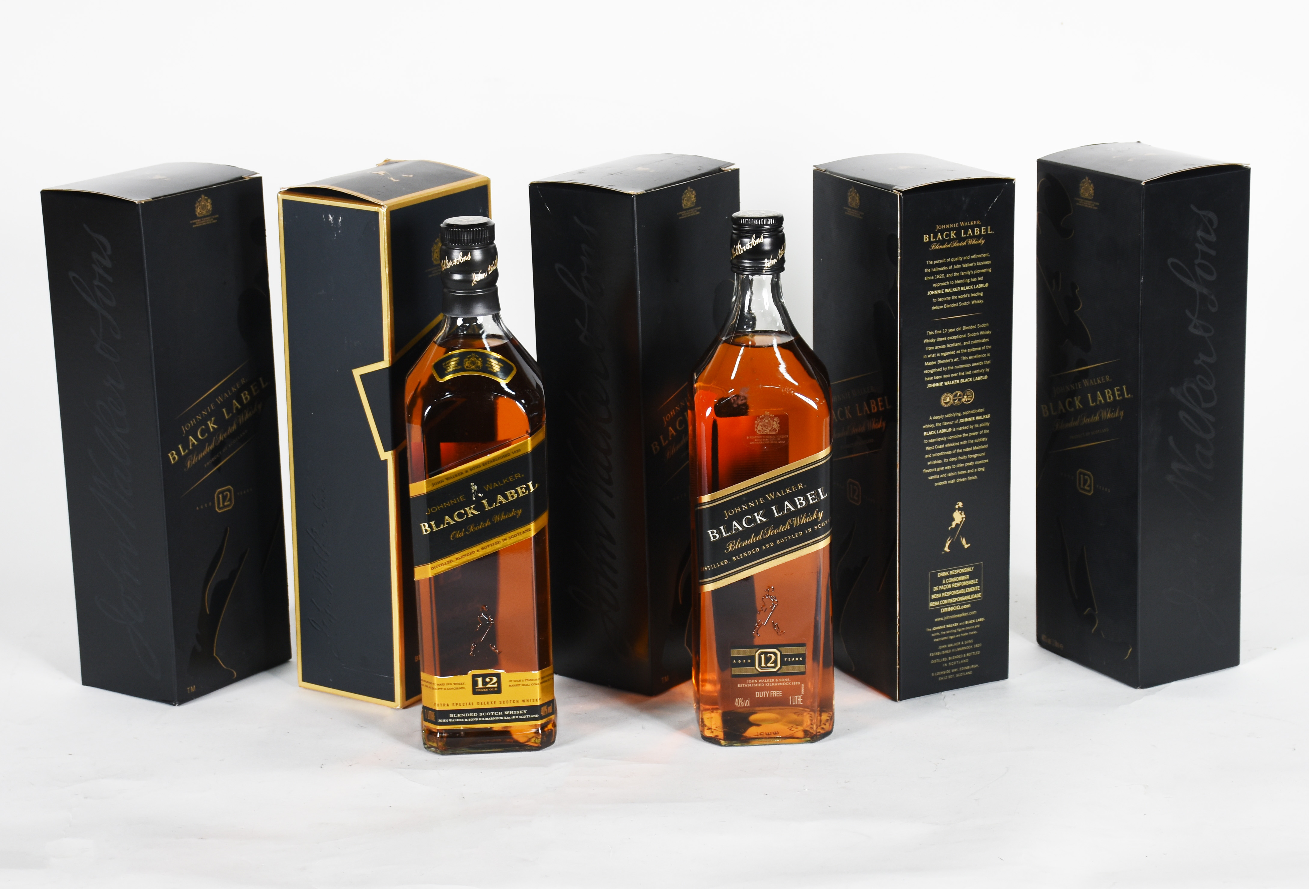 Cinco garrafas de whisky Johnnie Walker Black Label, 1 litro, na... - foto 2 de 2
