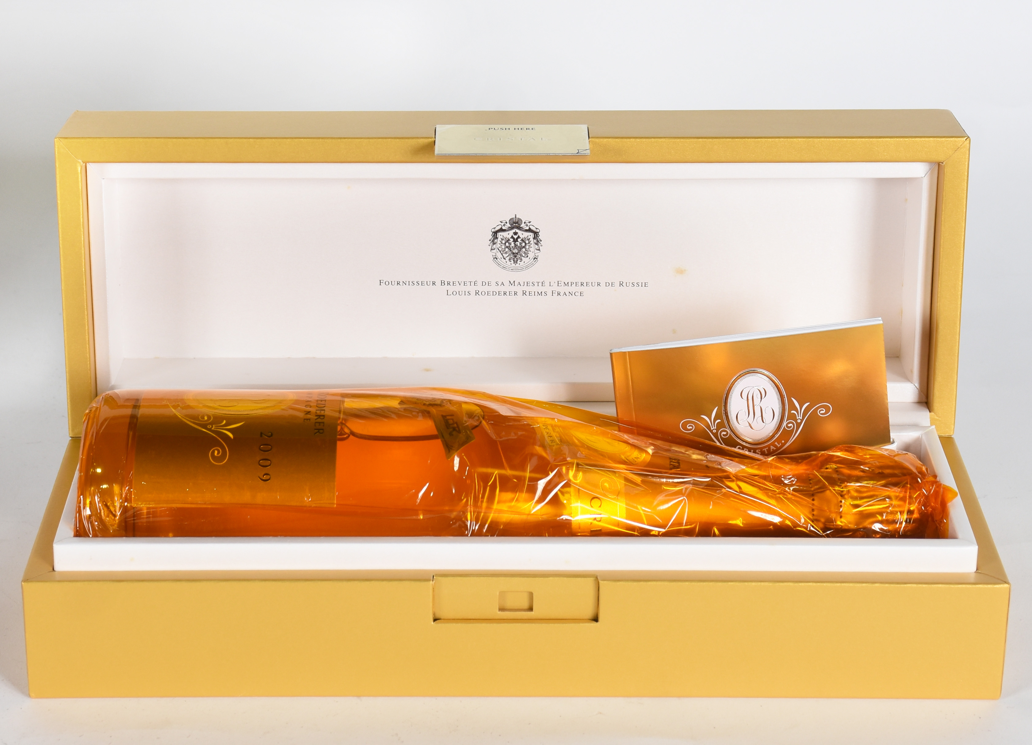 Duas garrafas de Champagne francesa Cristal, LOUIS ROEDERER, na... - foto 2 de 4