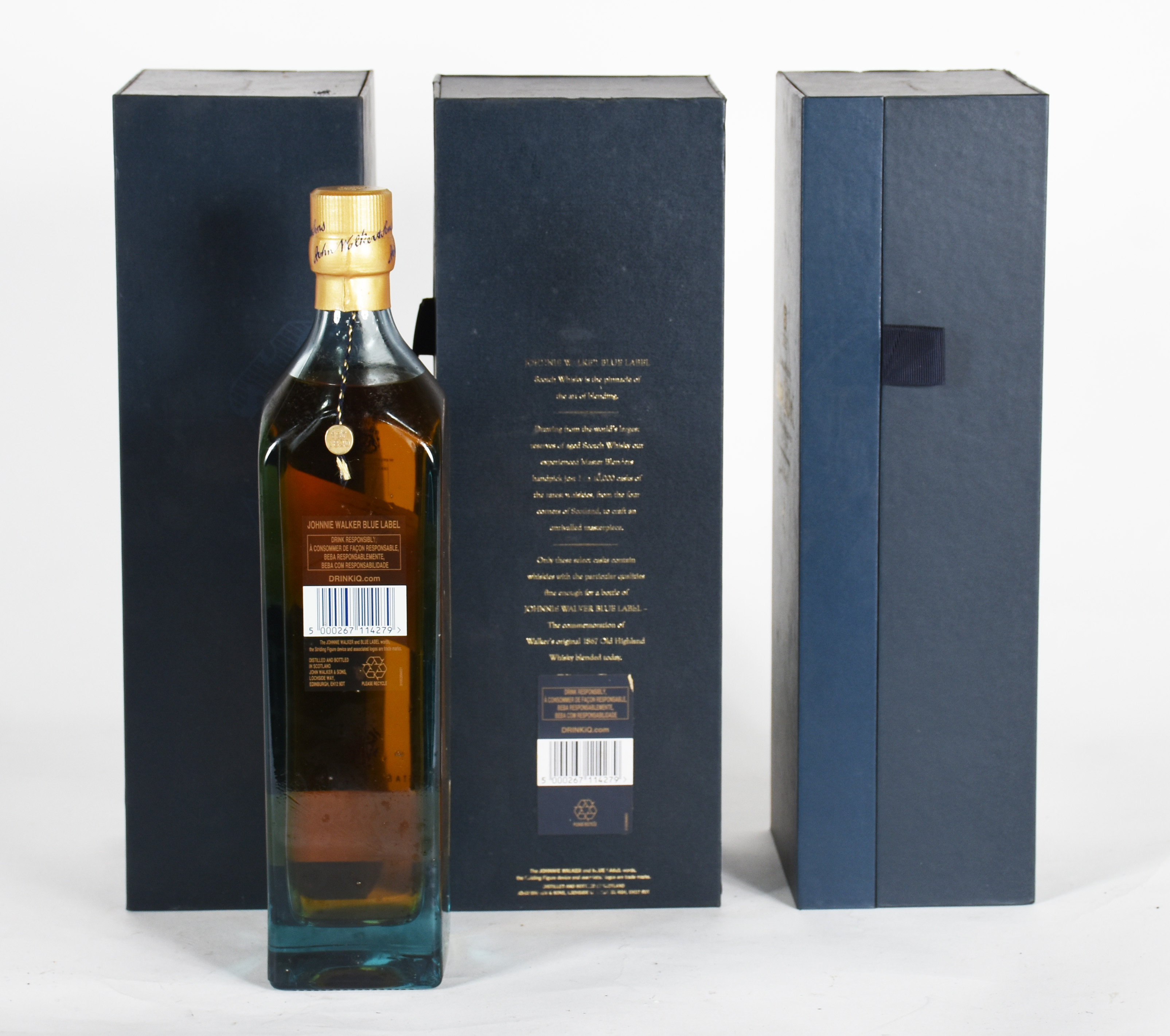 Tres garrafas de Whisky Jonnhie Walker, Blue Label, na embalagem. - foto 2 de 5