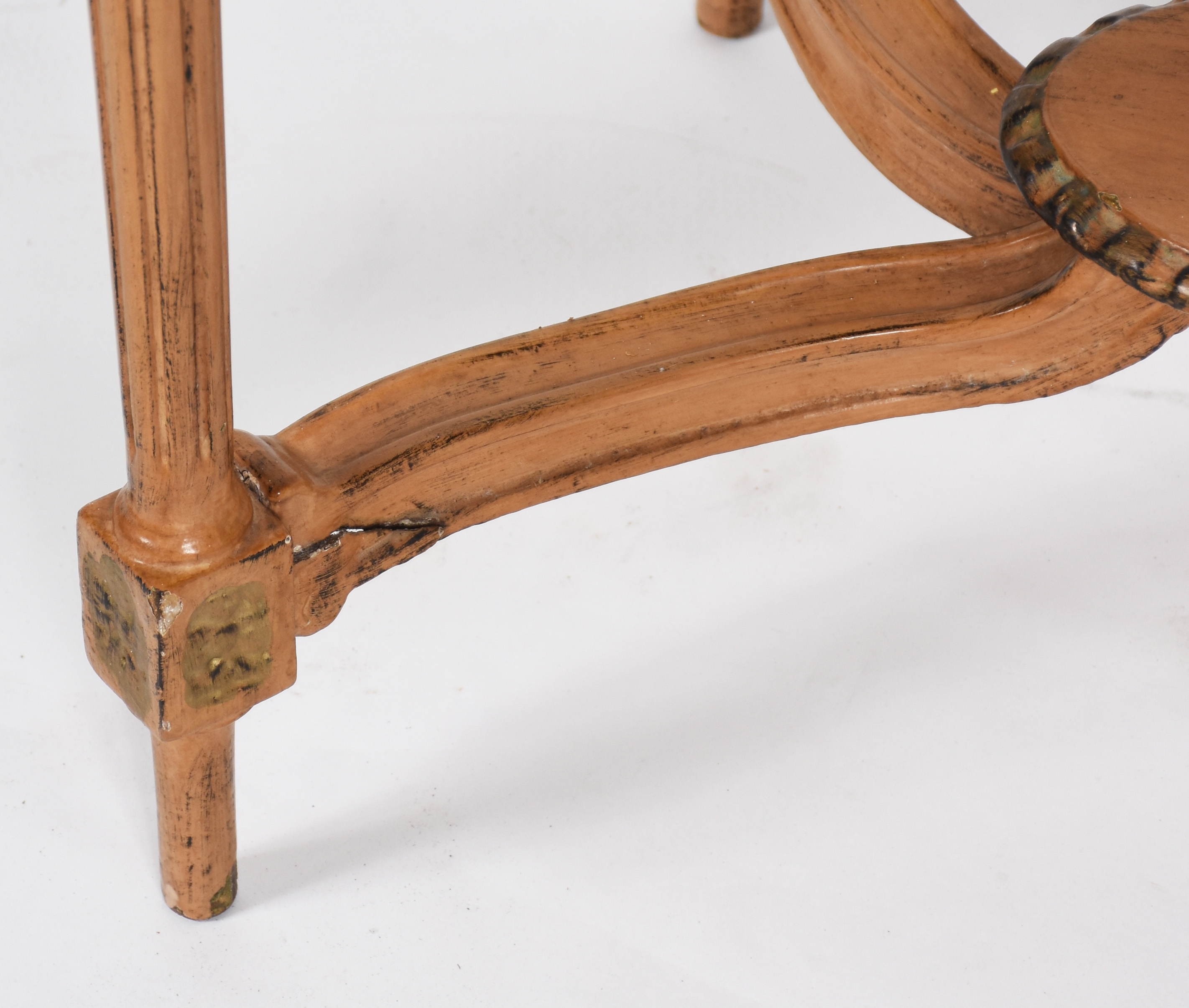 Mesa de madeira nobre, tampo oval com mármore bege, quatro pernas... - foto 4 de 4