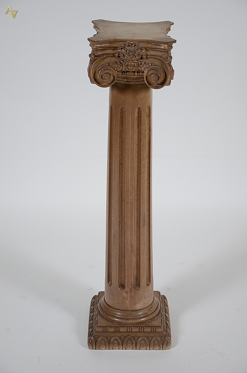 Coluna de resina estilo greco-romana, altura 97 cm. - foto 1 de 2