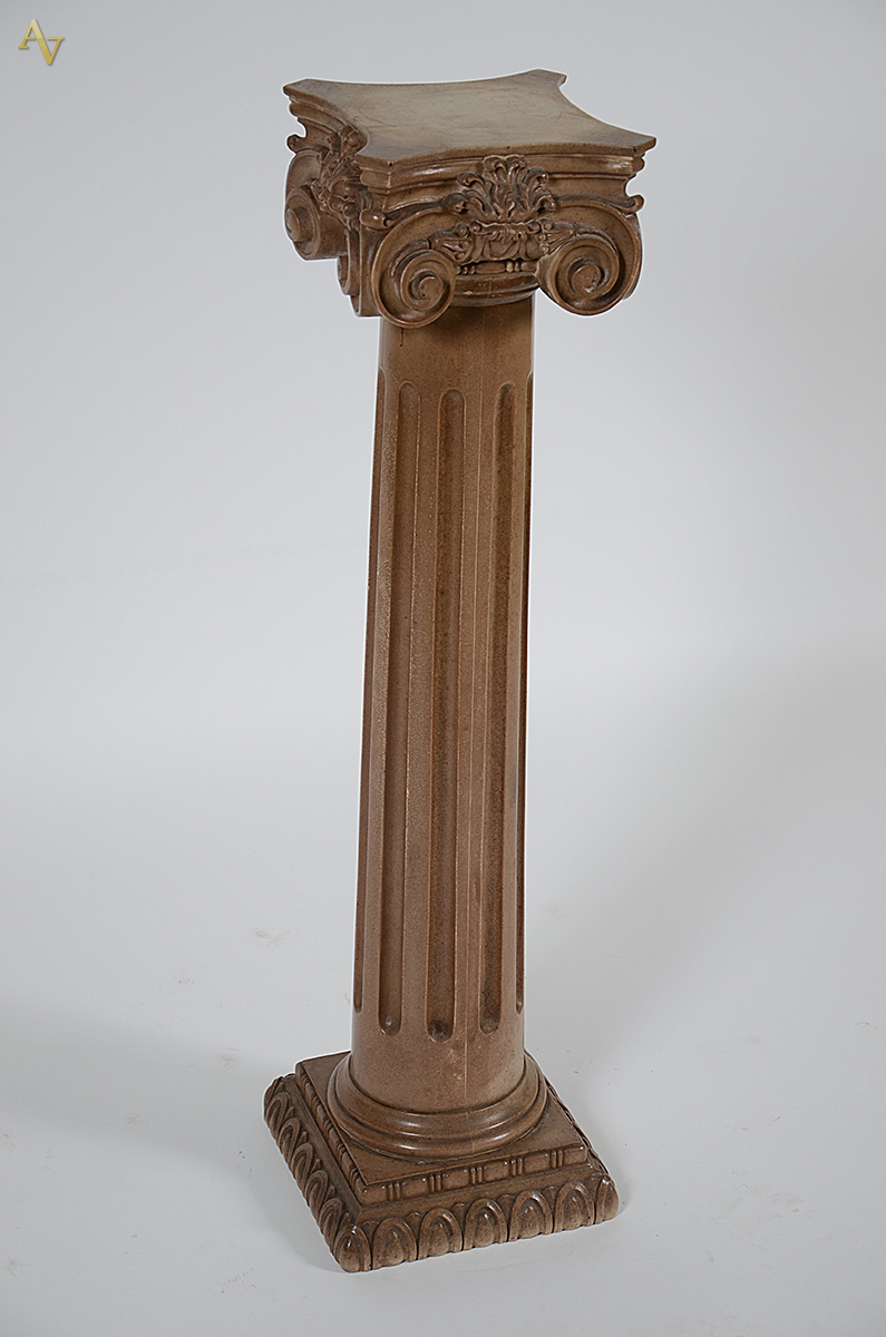 Coluna de resina estilo greco-romana, altura 97 cm. - foto 2 de 2