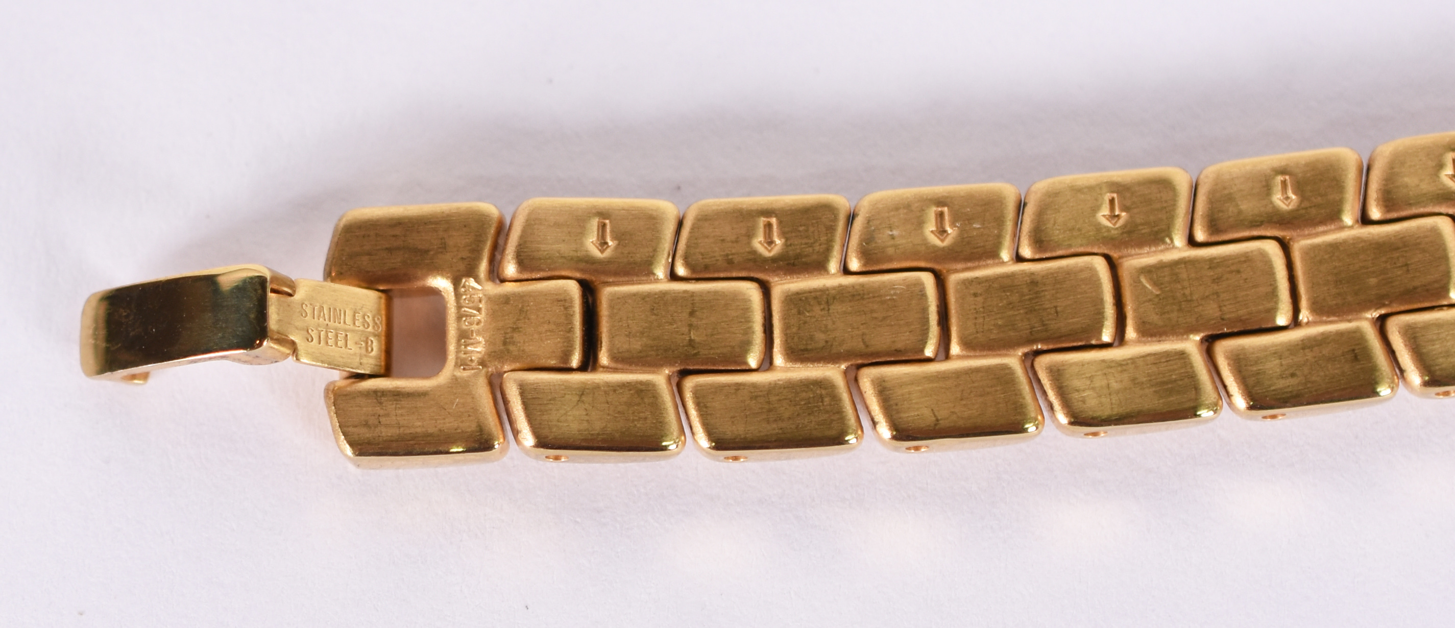 Relógio Seiko feminino, dourado, mostrador em algarismos romanos... - foto 3 de 5