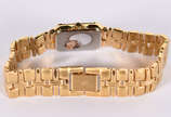 Relógio Bulova feminino, dourado, máquina Swiss... - Relógio Bulova feminino, dourado, máquina Swiss, com caixa. Novo.