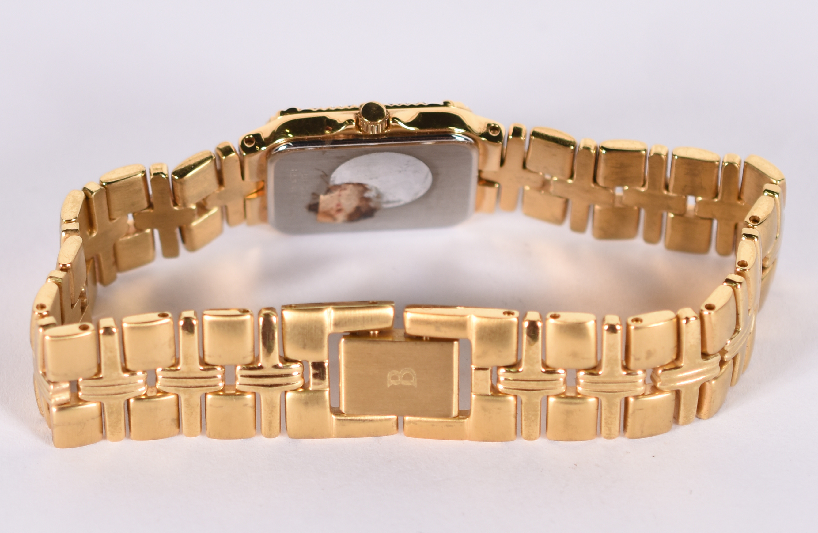 Relógio Bulova feminino, dourado, máquina Swiss, com caixa. Novo. - foto 3 de 5