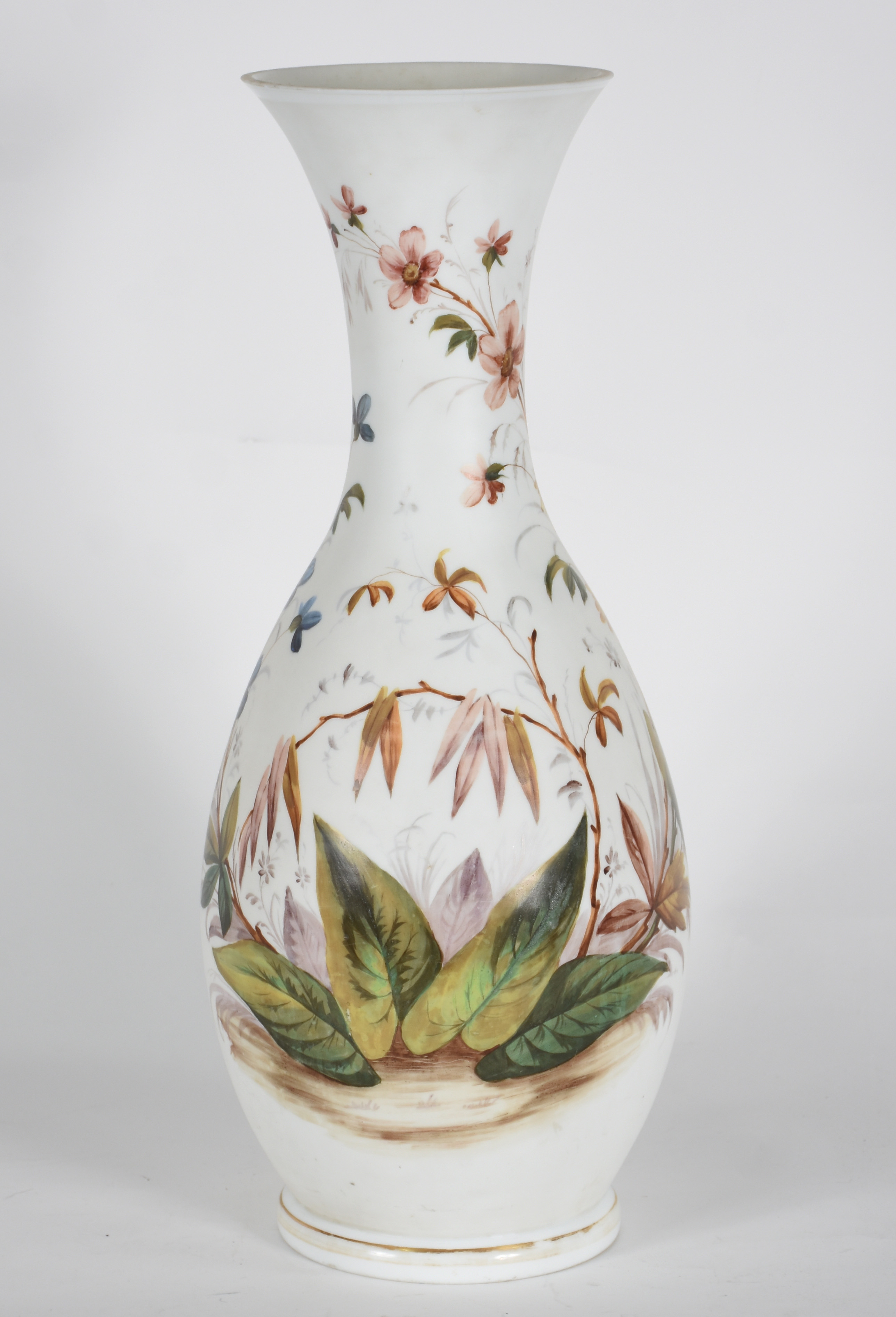 Grande vaso opalina com flores. (Borda com bicada). - foto 1 de 4