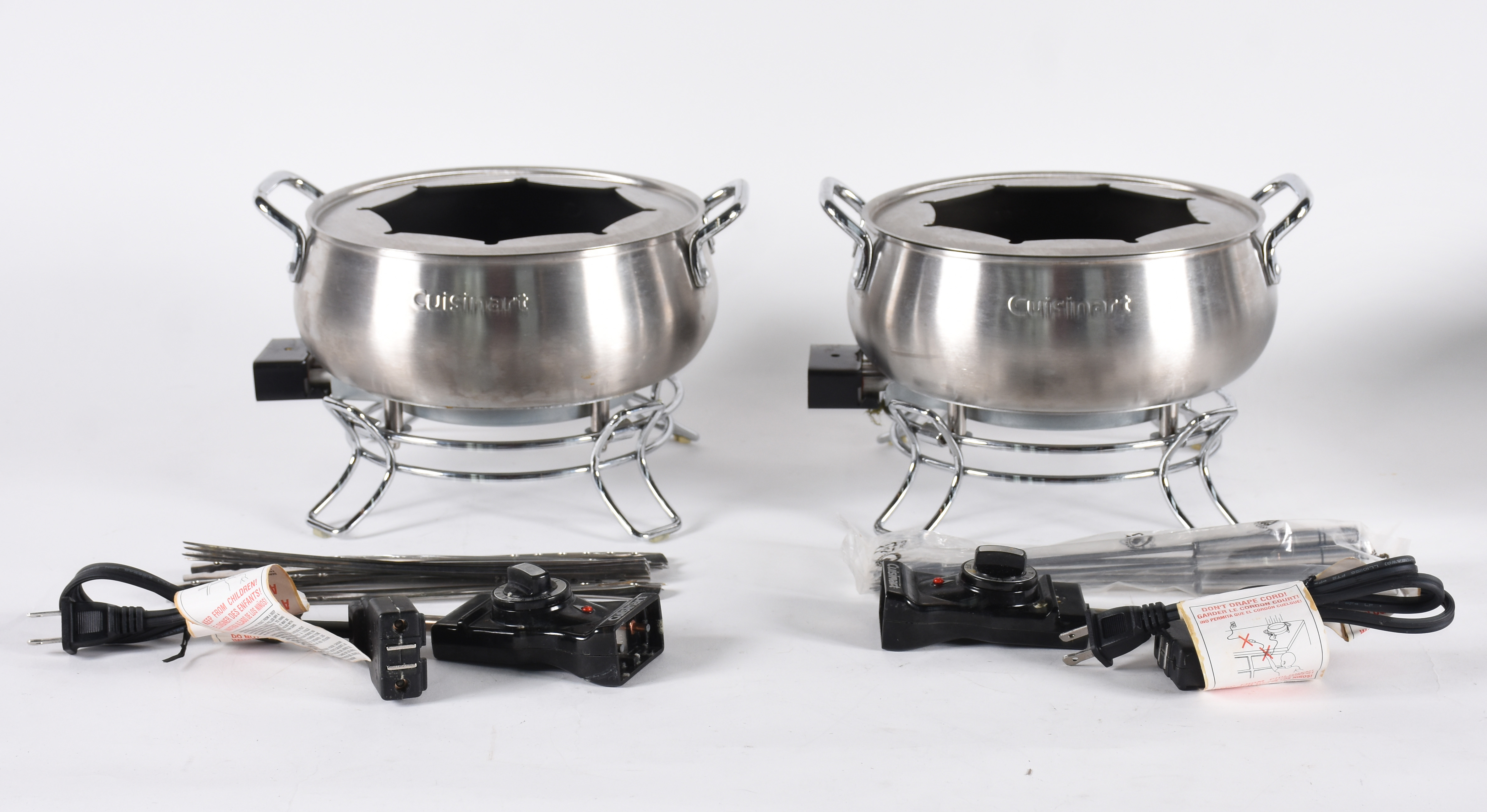 Duas panelas elétricas de fondue, fabricação CUISINART, acompanham... - foto 2 de 6
