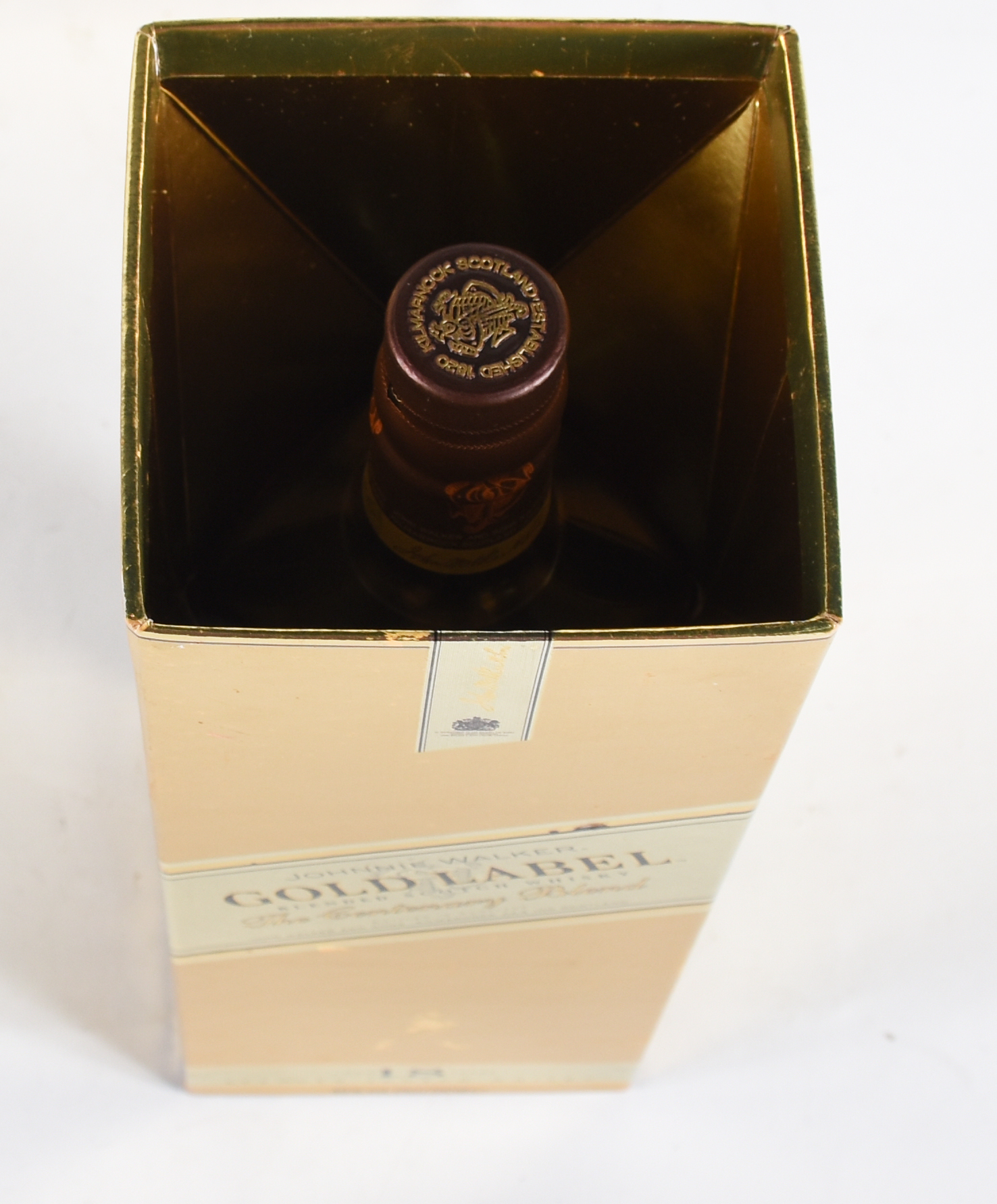Tres garrafas de whisky 18 anos, Gold Label. - foto 3 de 3