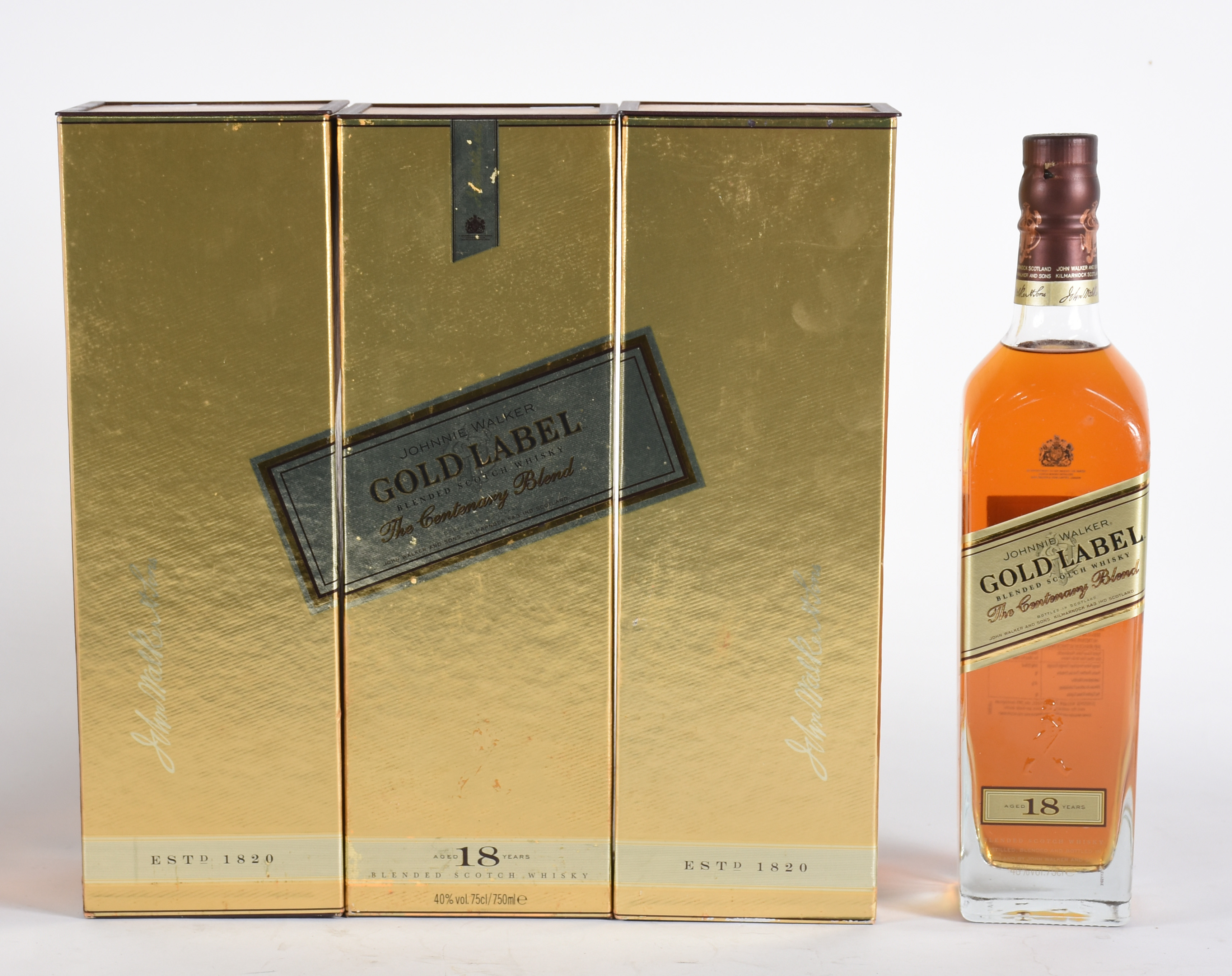 Tres garrafas de Whisky 18 anos. Gold Label. - foto 2 de 3