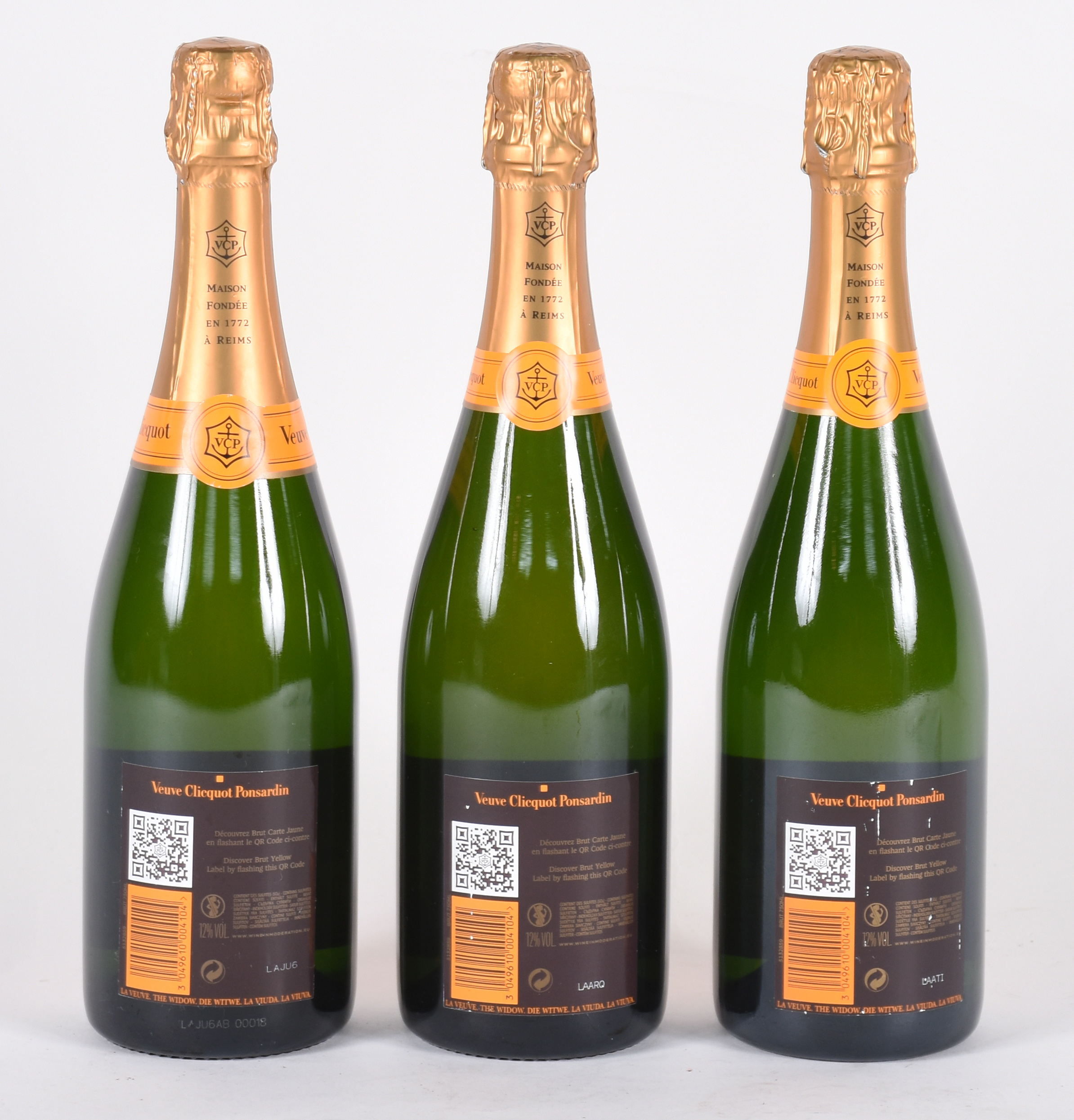 Tres garrafas de Champagne Veuve Clicquot, Brut, 750ml - foto 3 de 3