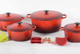 Le Creuset (1925),  - Apresentamos um magnífico conjunto de quatro caçarolas francesas da renomada marca LE CREUSET. Essas peças, sinônimo de tradição e qualidade, são idea